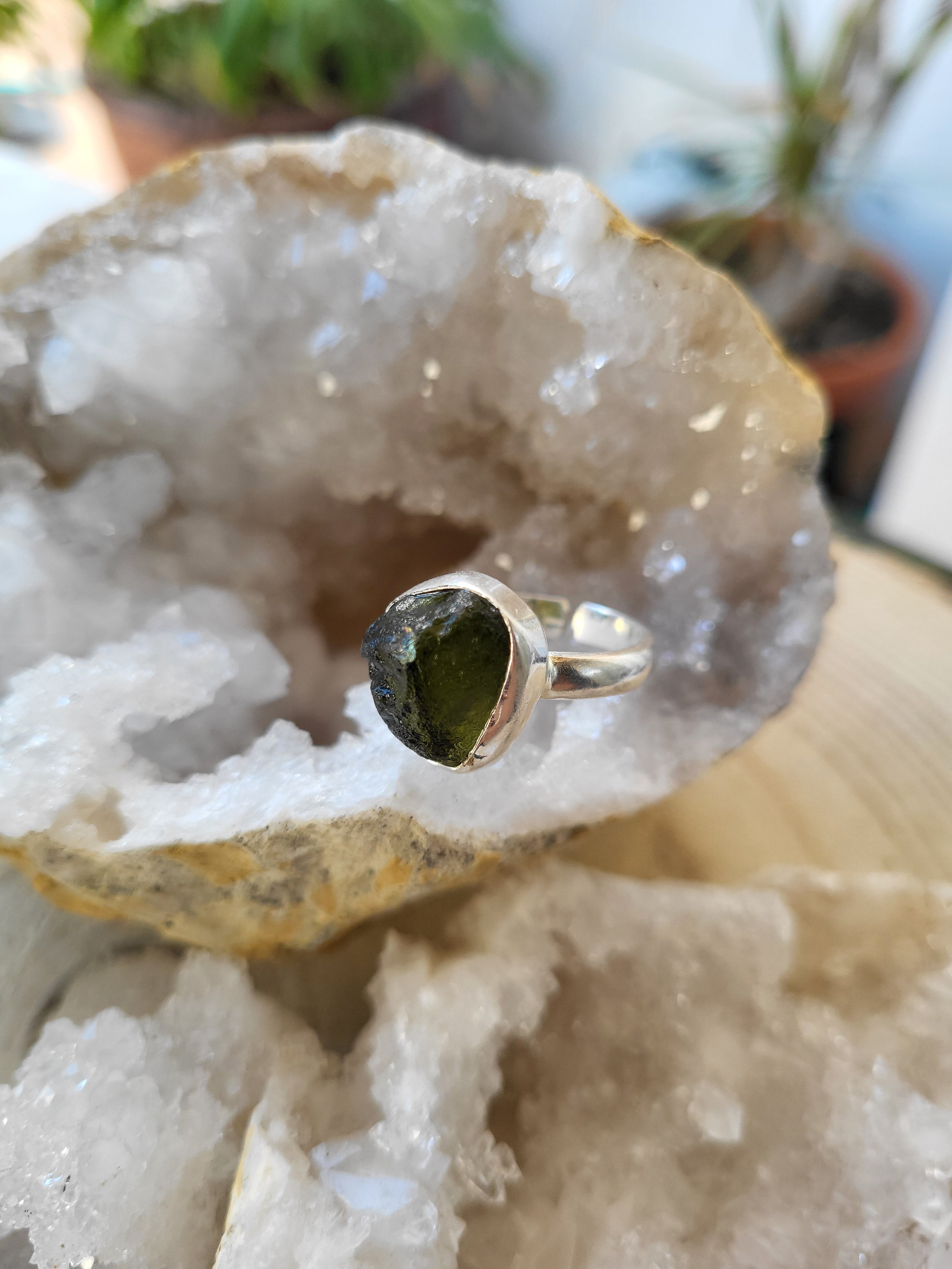 Anillo de Plata ajustable con Moldavita Natural