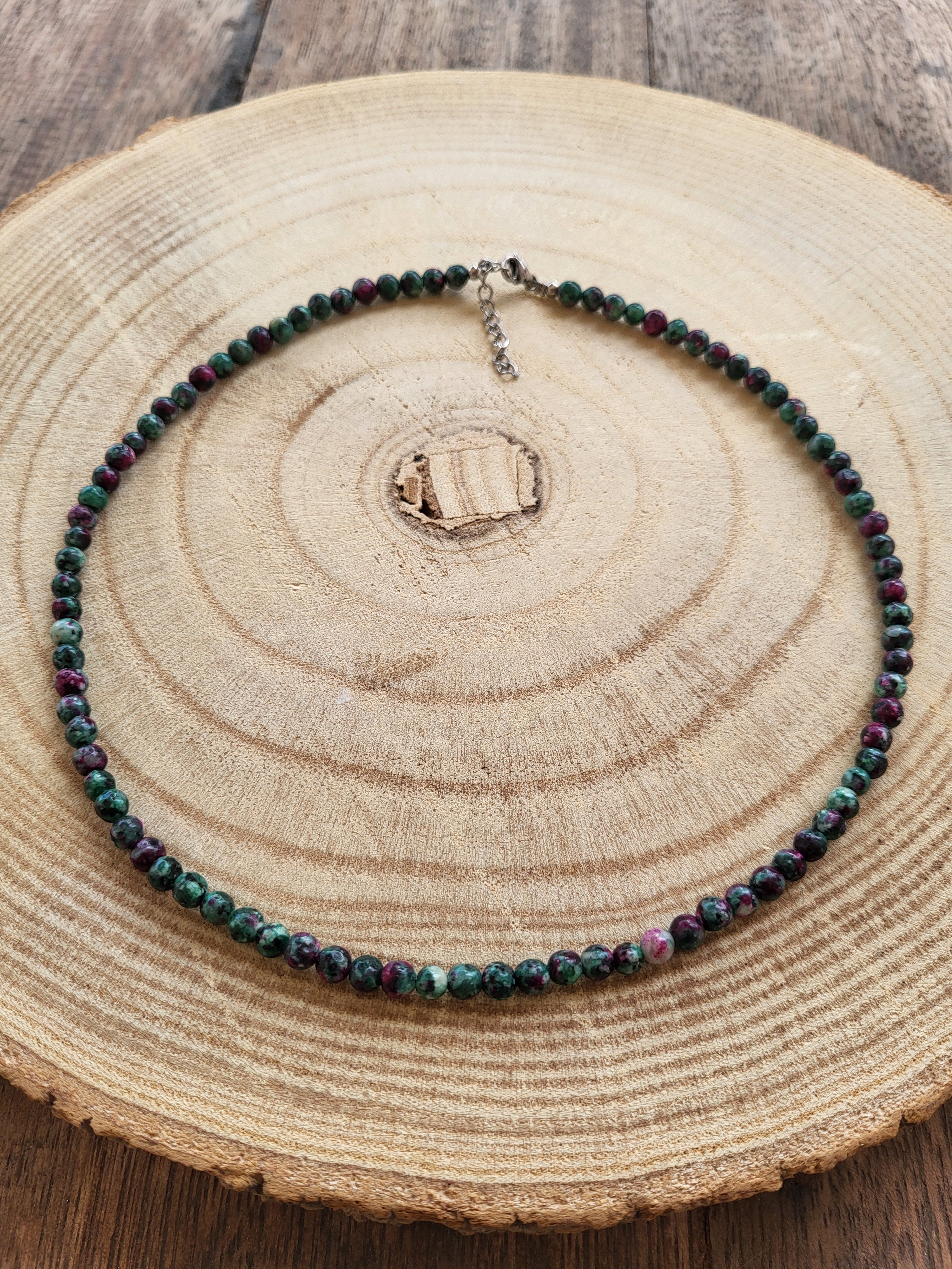 Gargantilla de Rubí con Zoisita