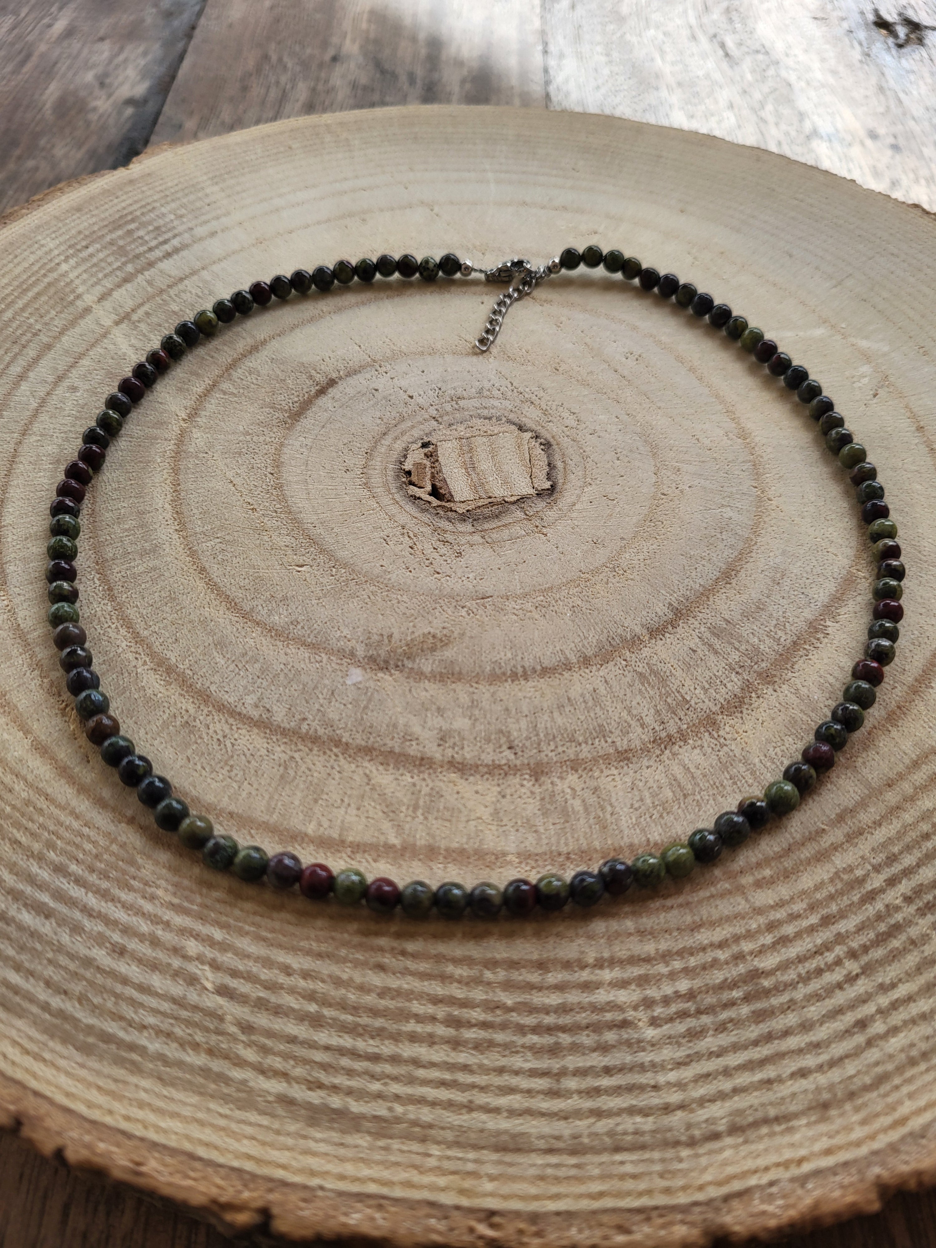 Gargantilla de Sangre de Dragón