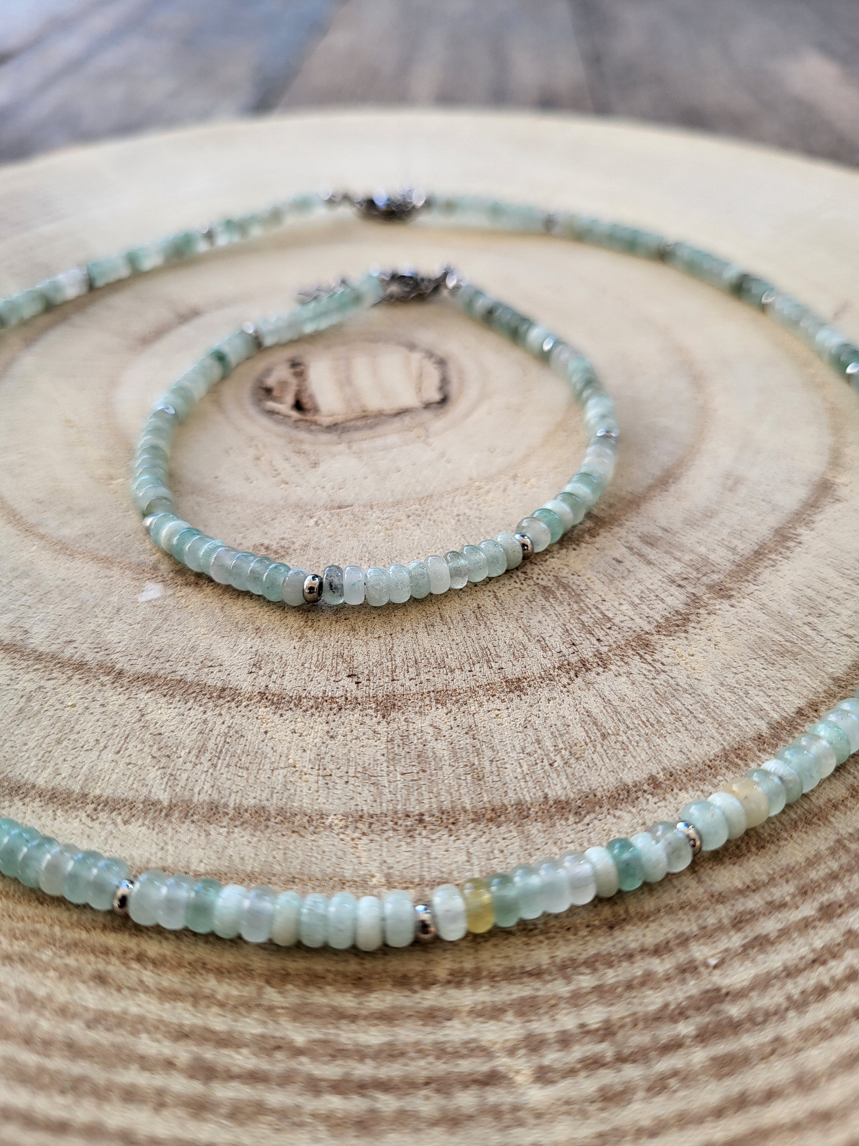 Conjunto de Gargantilla y Pulsera de Jade Natural