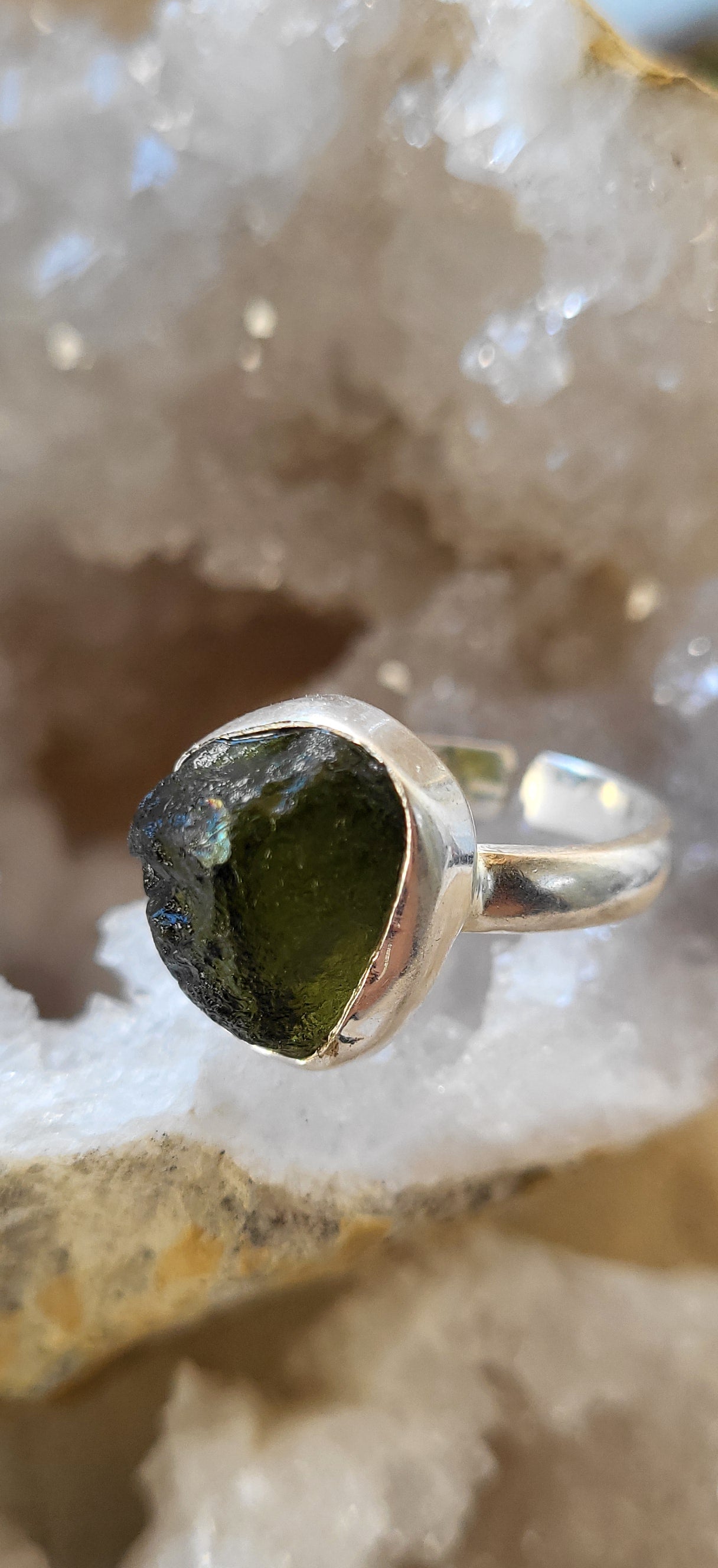 Anillo de Plata ajustable con Moldavita Natural