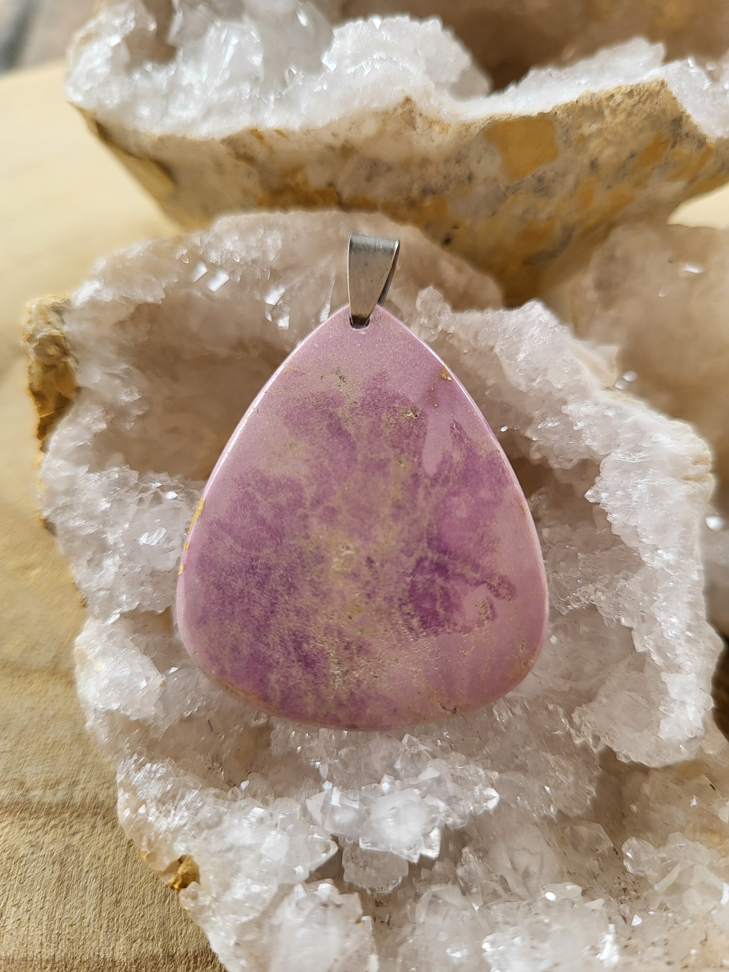 Colgante de Fosfosiderita – Paz Interior, Sanación Emocional y Conexión Espiritual