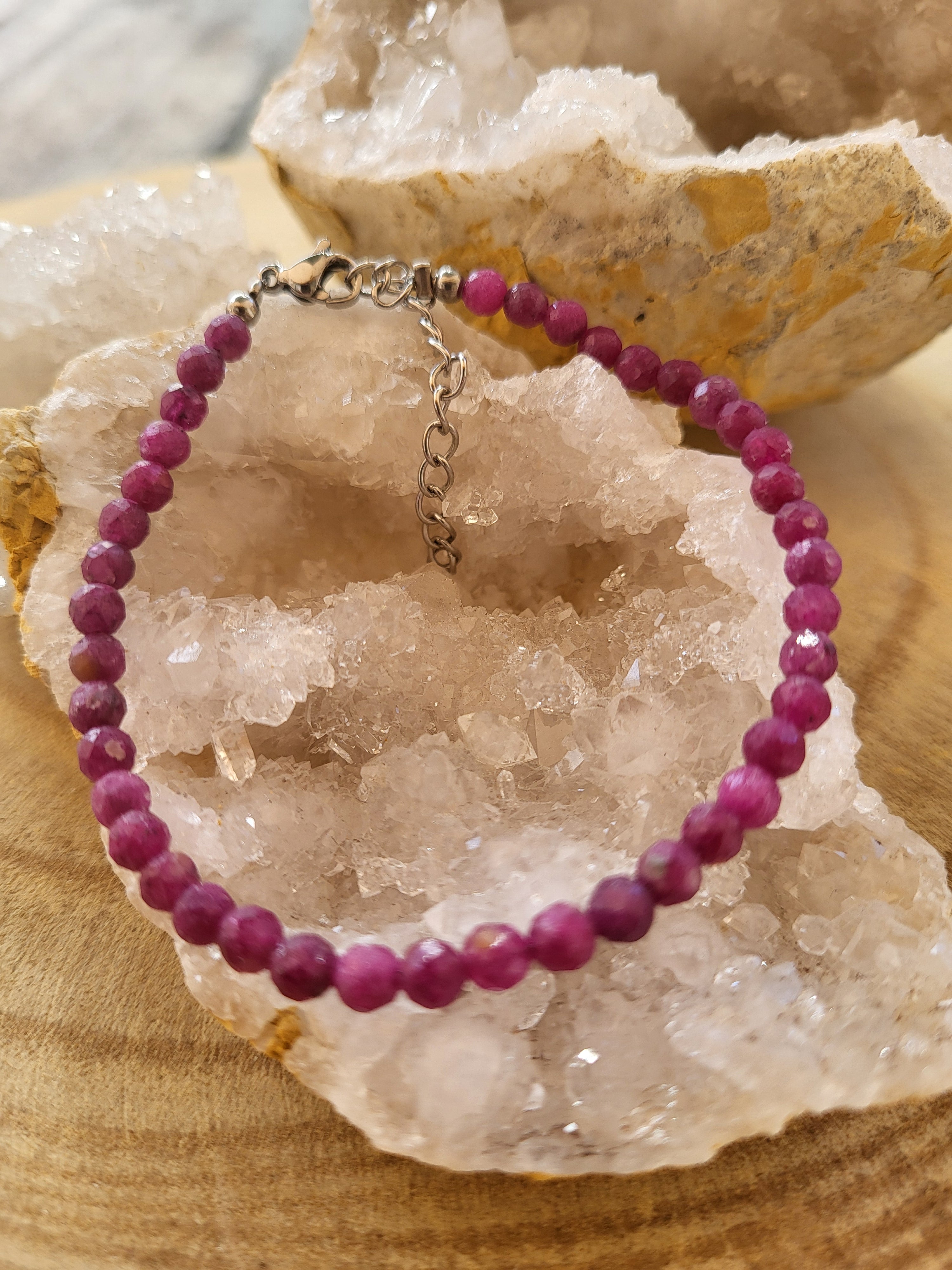 Pulsera de Rubí – Energía, Pasión y Poder Interior