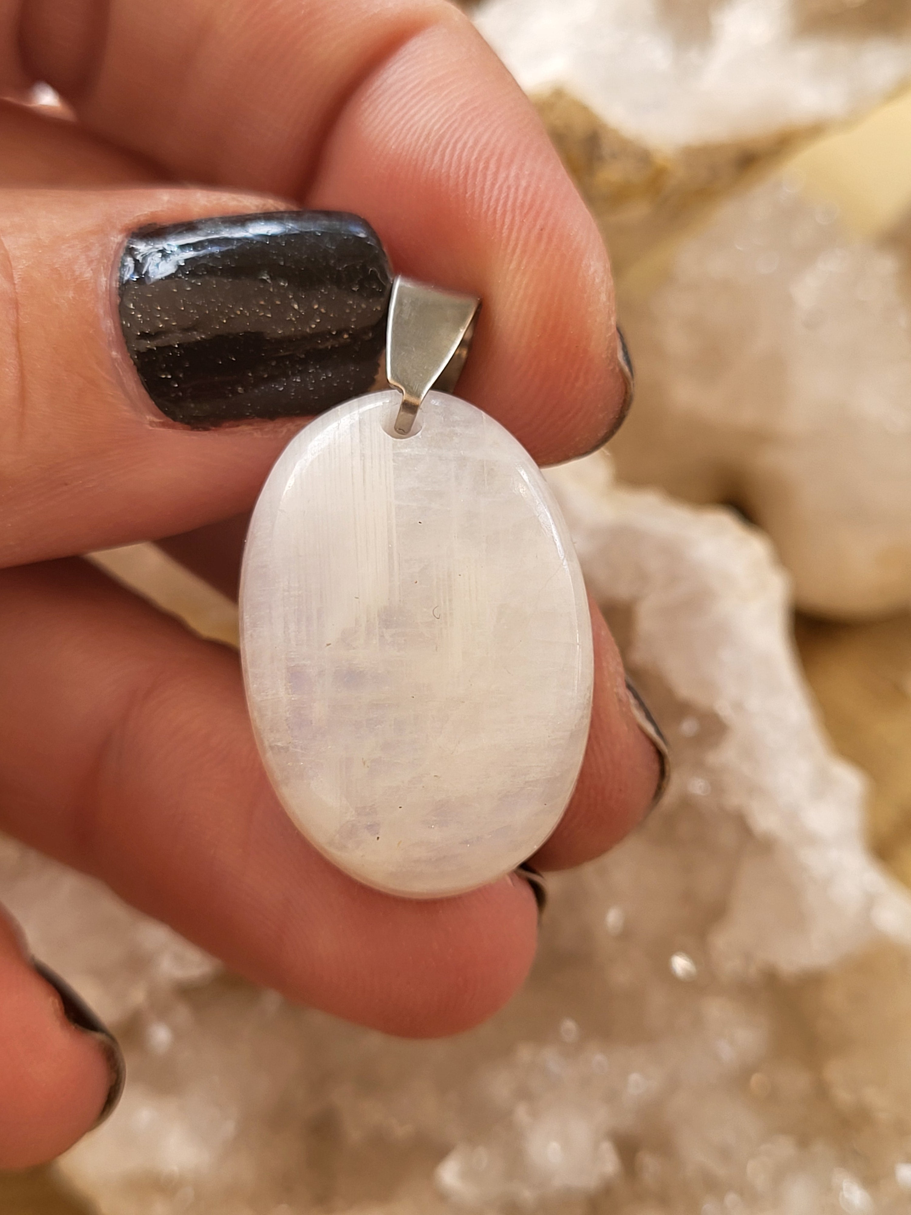 Colgante de Piedra Luna – Intuición, Feminidad y Nuevos Comienzos