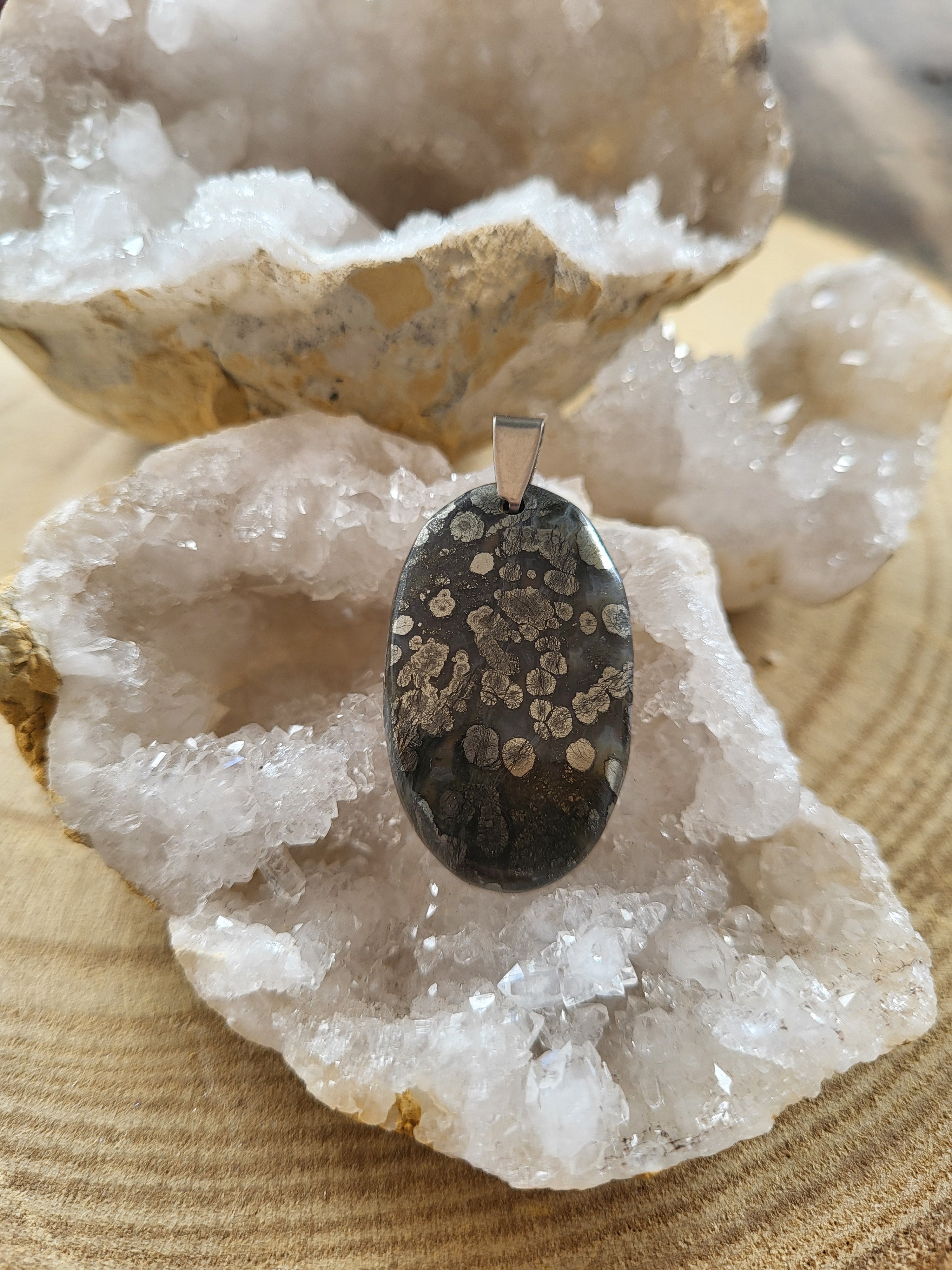 Colgante de Marcasita – Protección, Claridad y Fuerza Mental