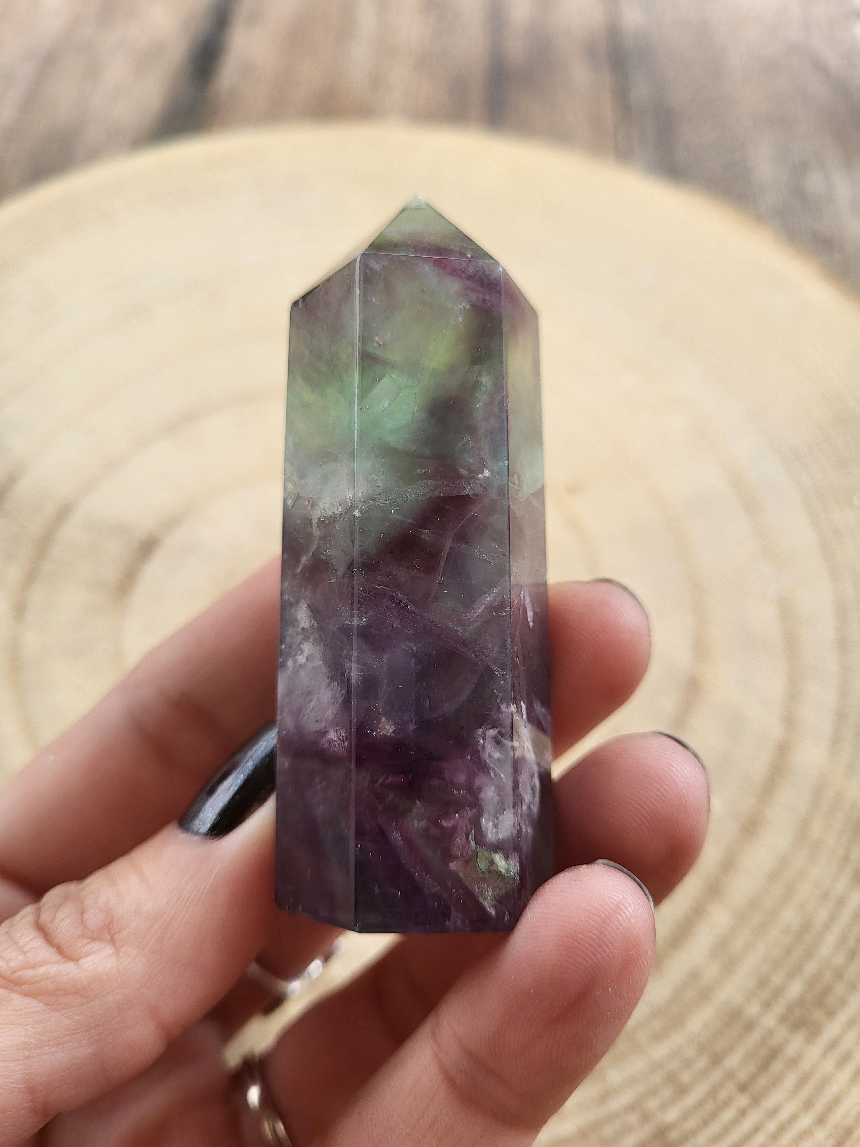 Punta de Fluorita Verde y Púrpura Natural