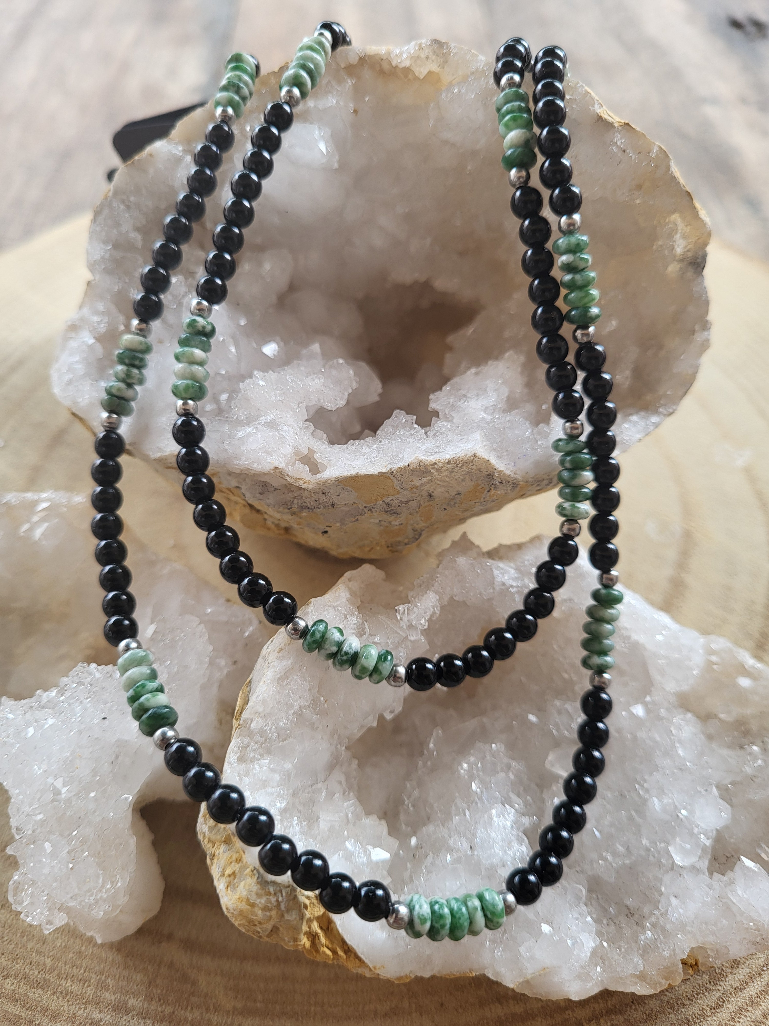 Gargantilla Escudo – Turmalina y Greenstone | Protección y Centro Interior