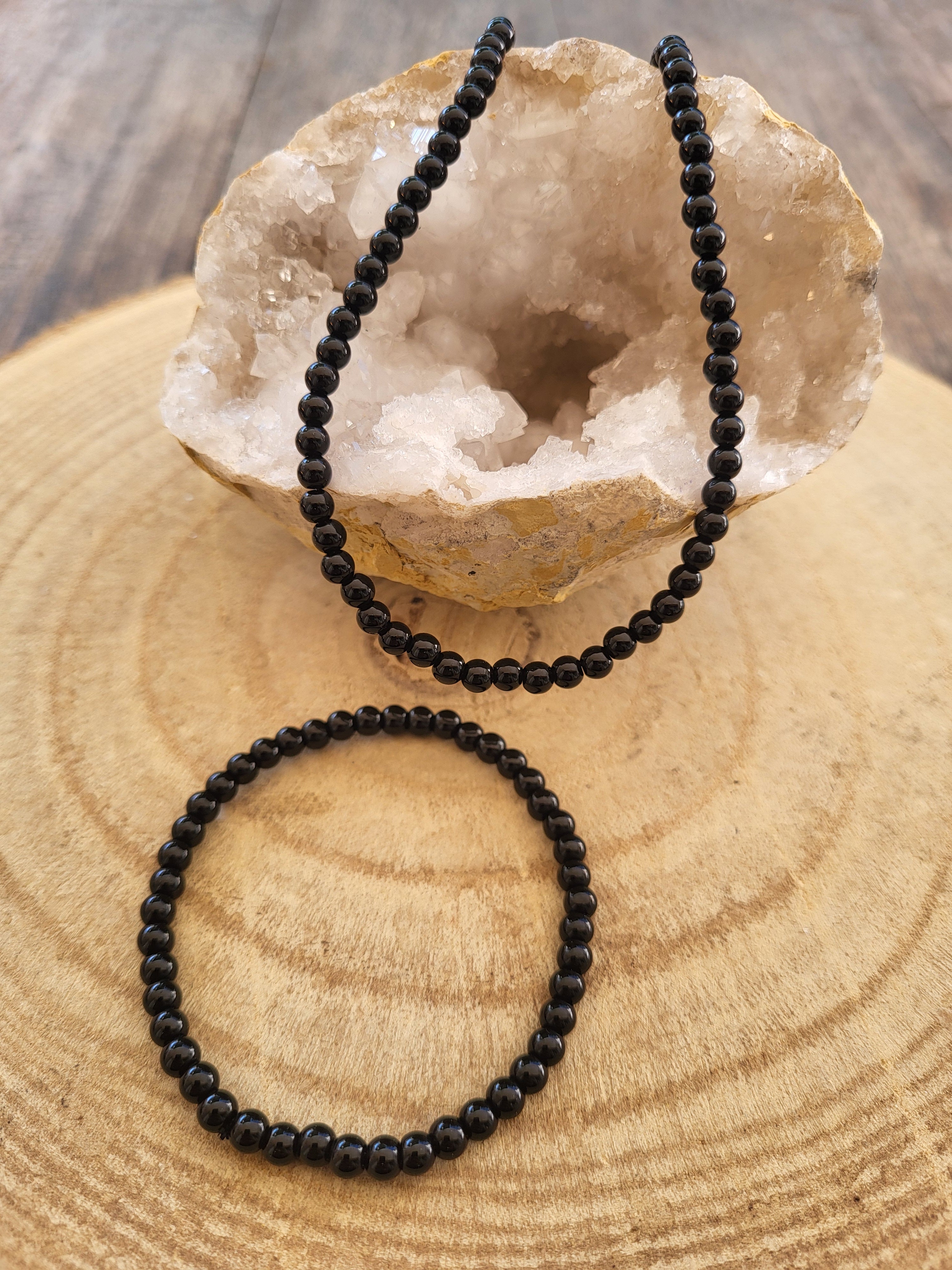 Conjunto de Gargantilla y Pulsera de Ónix Negro