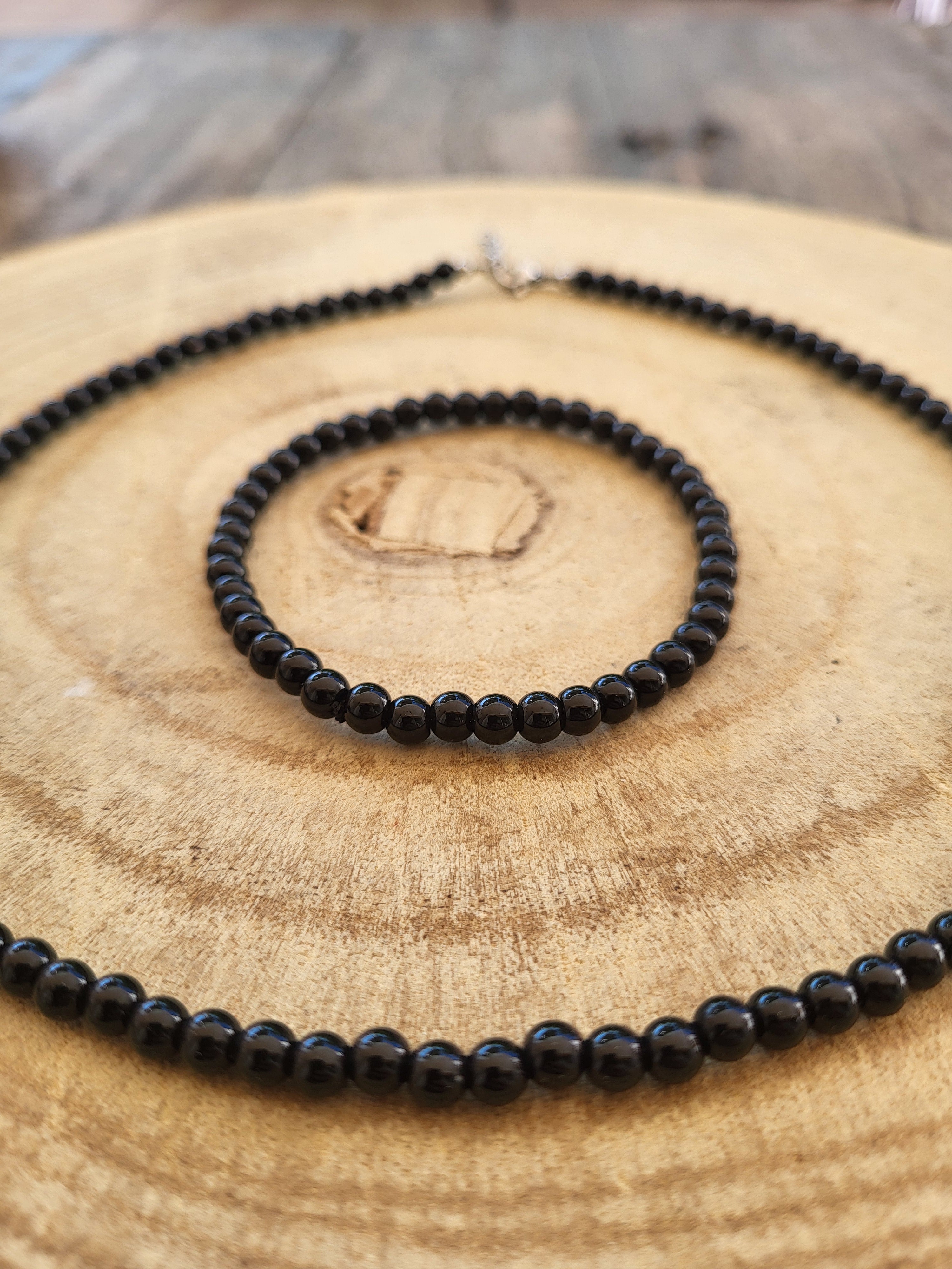 Conjunto de Gargantilla y Pulsera de Ónix Negro