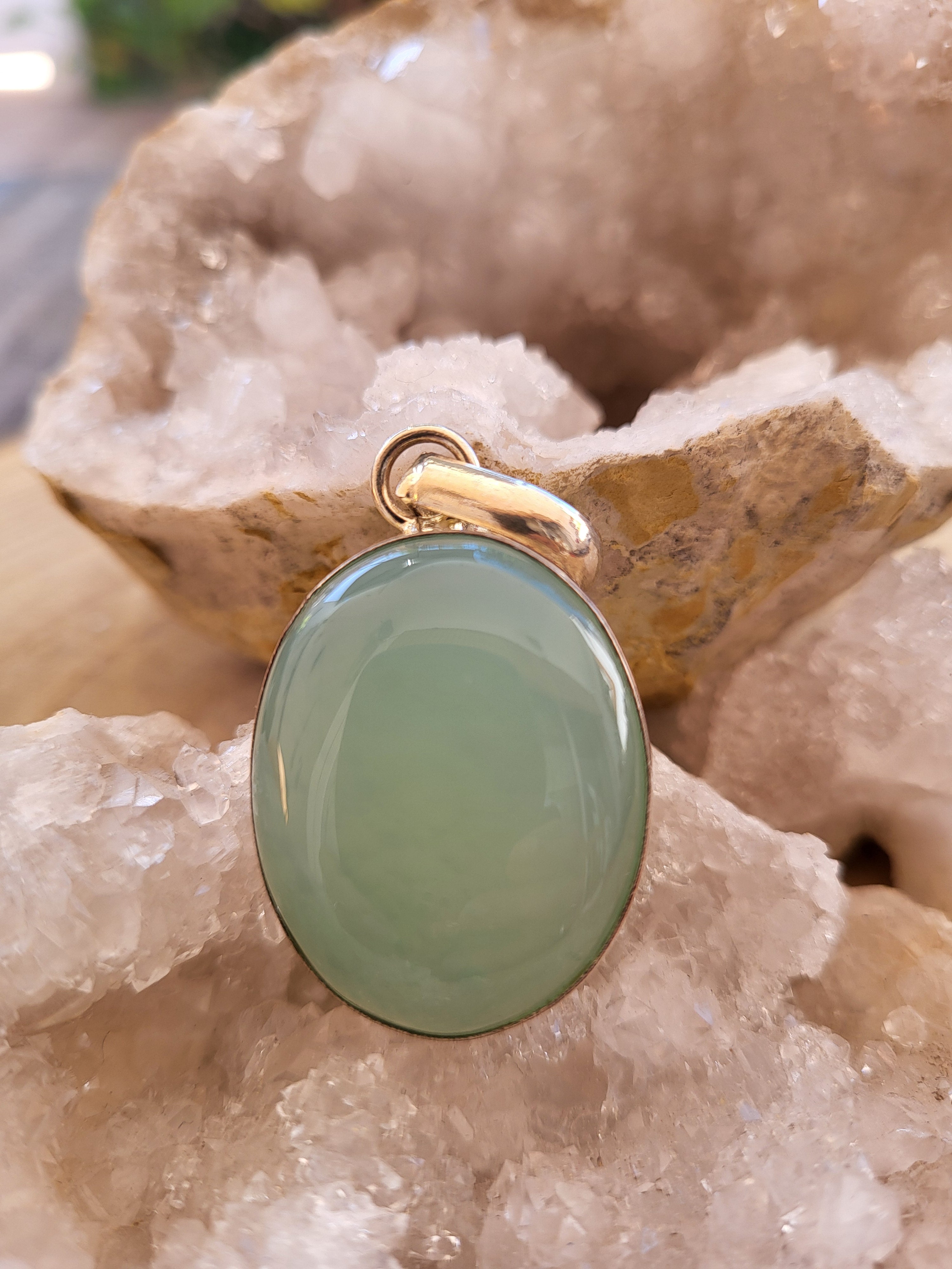 Colgante de Ónix Verde Oval – Equilibrio, Crecimiento y Protección Vital