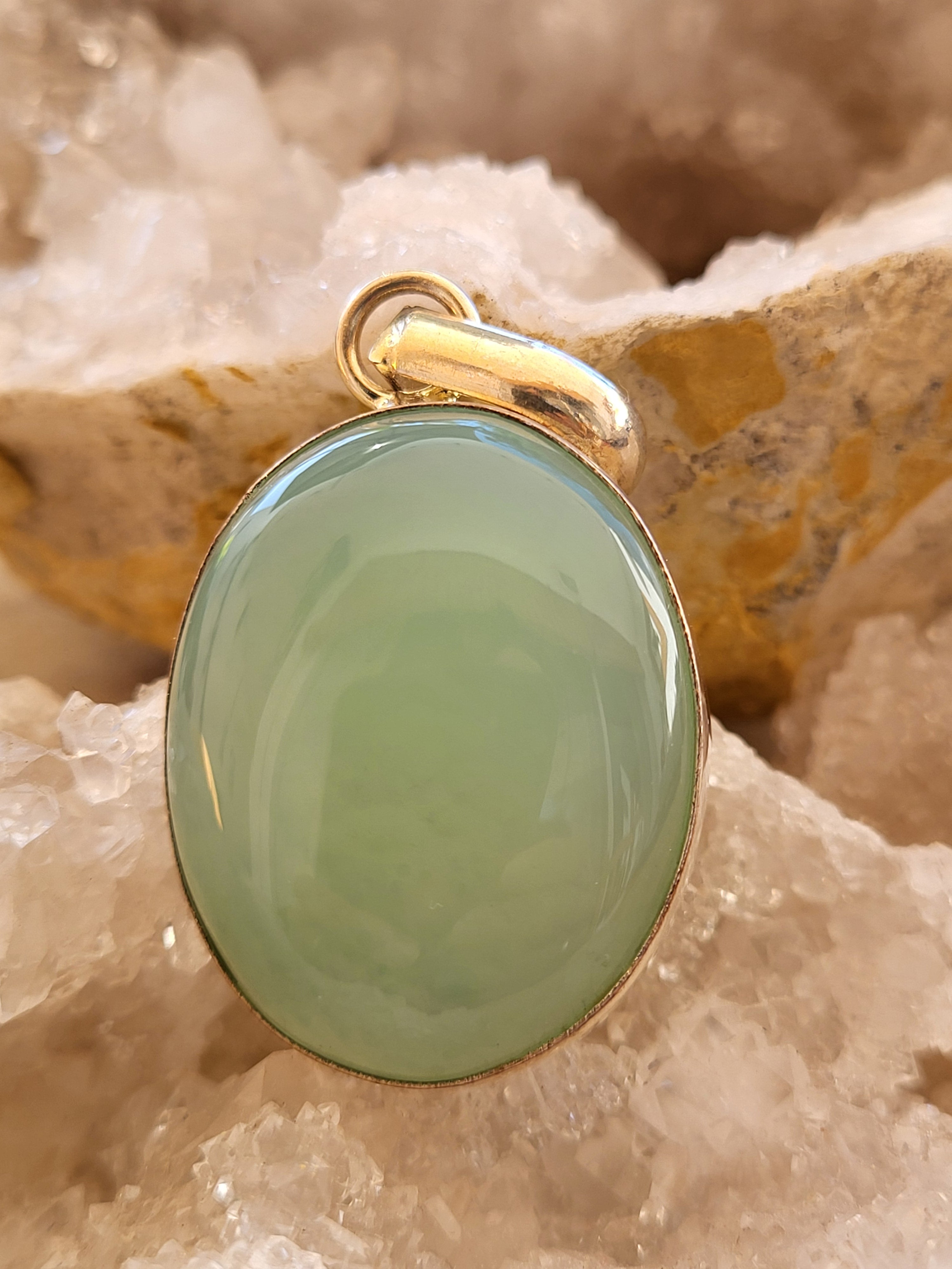 Colgante de Ónix Verde Oval – Equilibrio, Crecimiento y Protección Vital