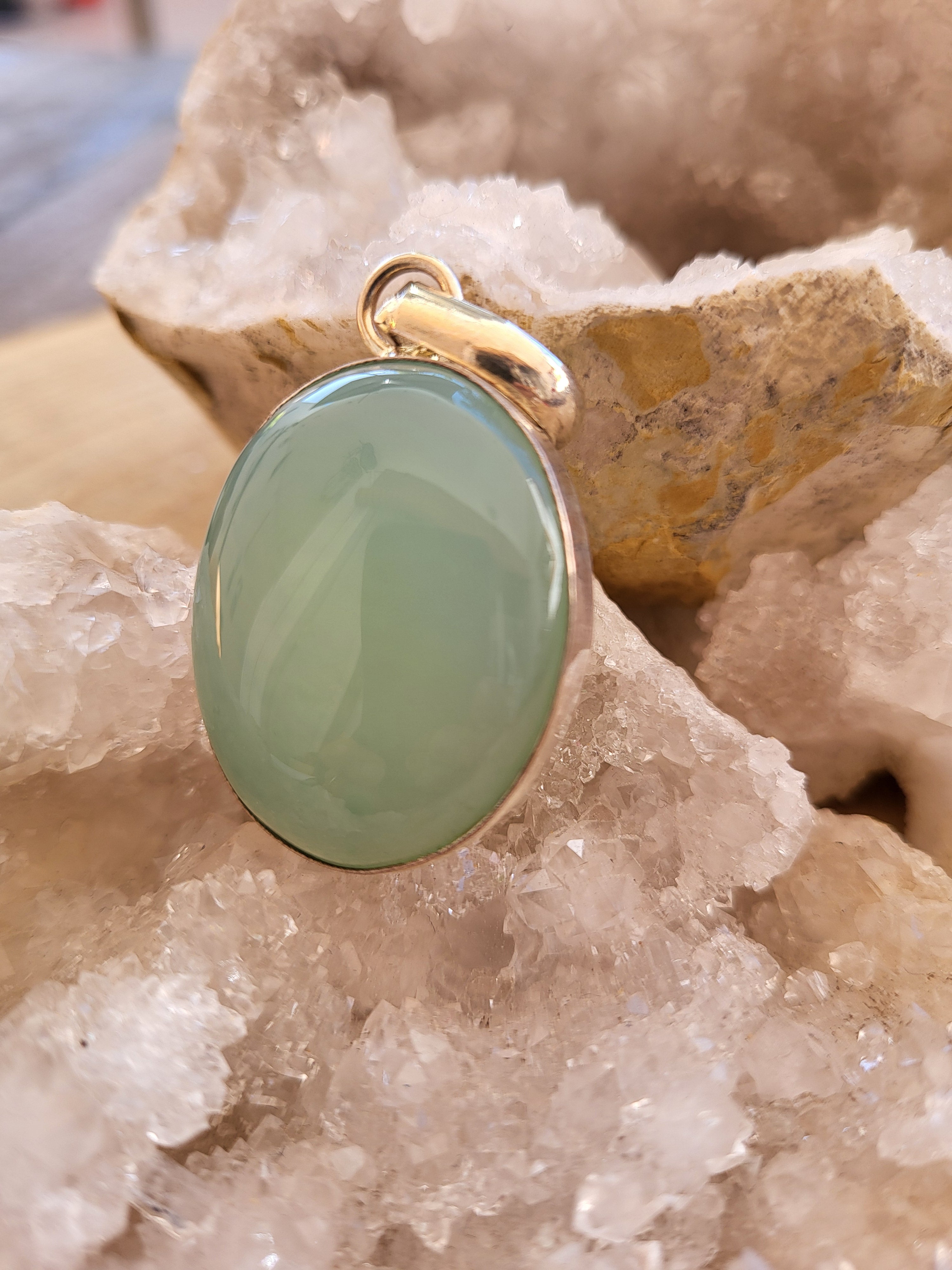 Colgante de Ónix Verde Oval – Equilibrio, Crecimiento y Protección Vital