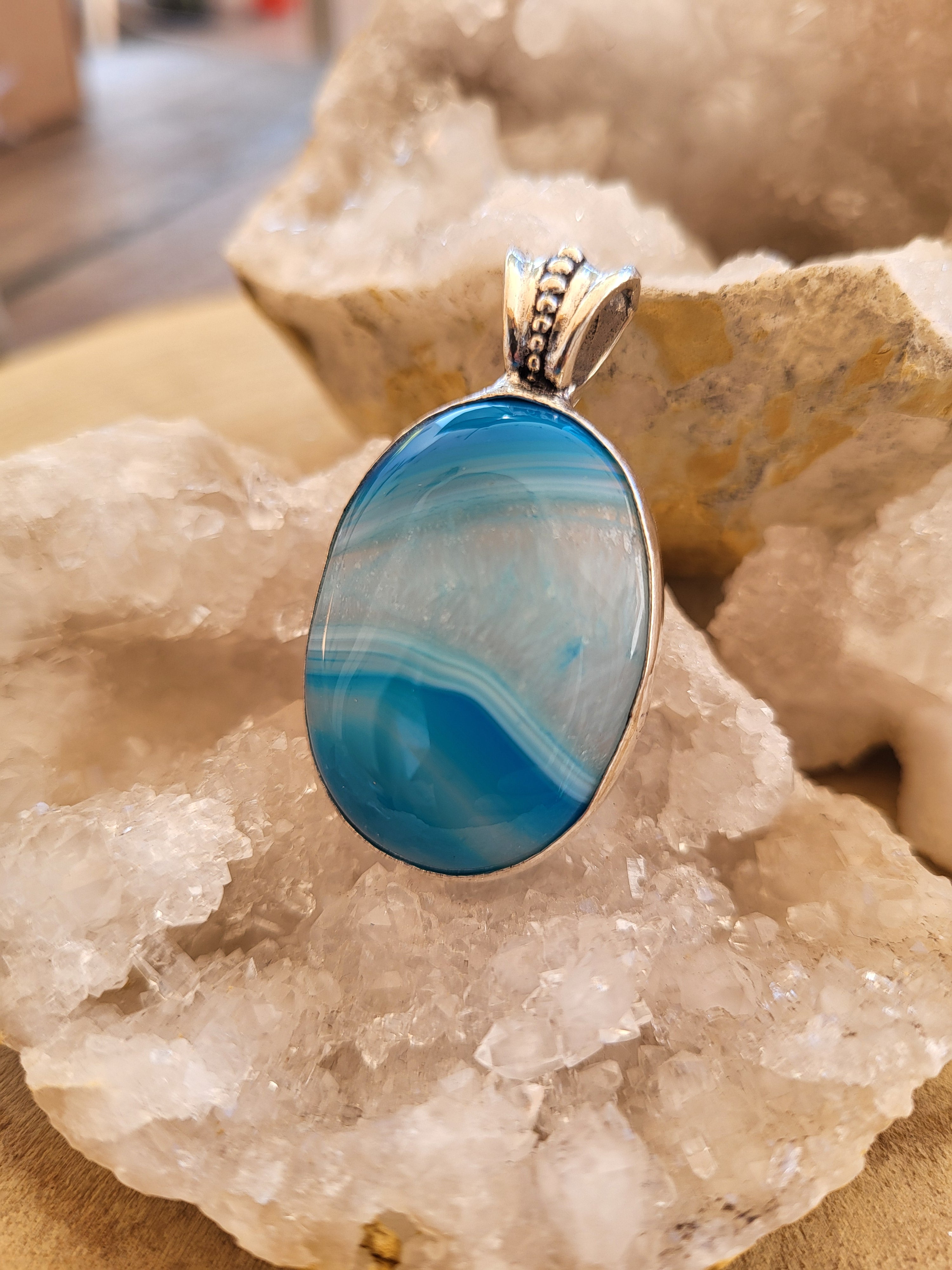 Colgante de Ónix Azul Oval – Protección, Fortaleza y Claridad Mental
