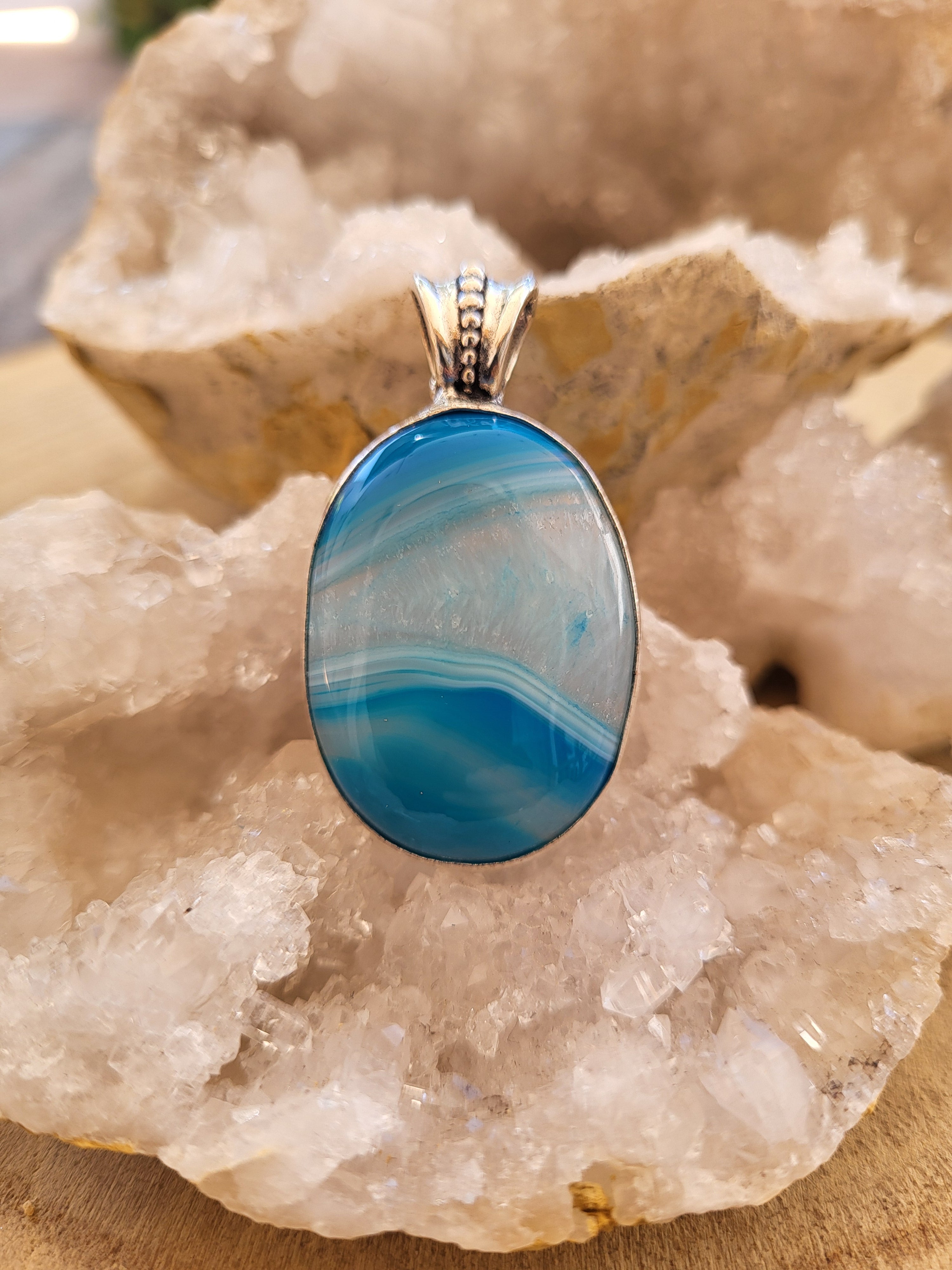 Colgante de Ónix Azul Oval – Protección, Fortaleza y Claridad Mental