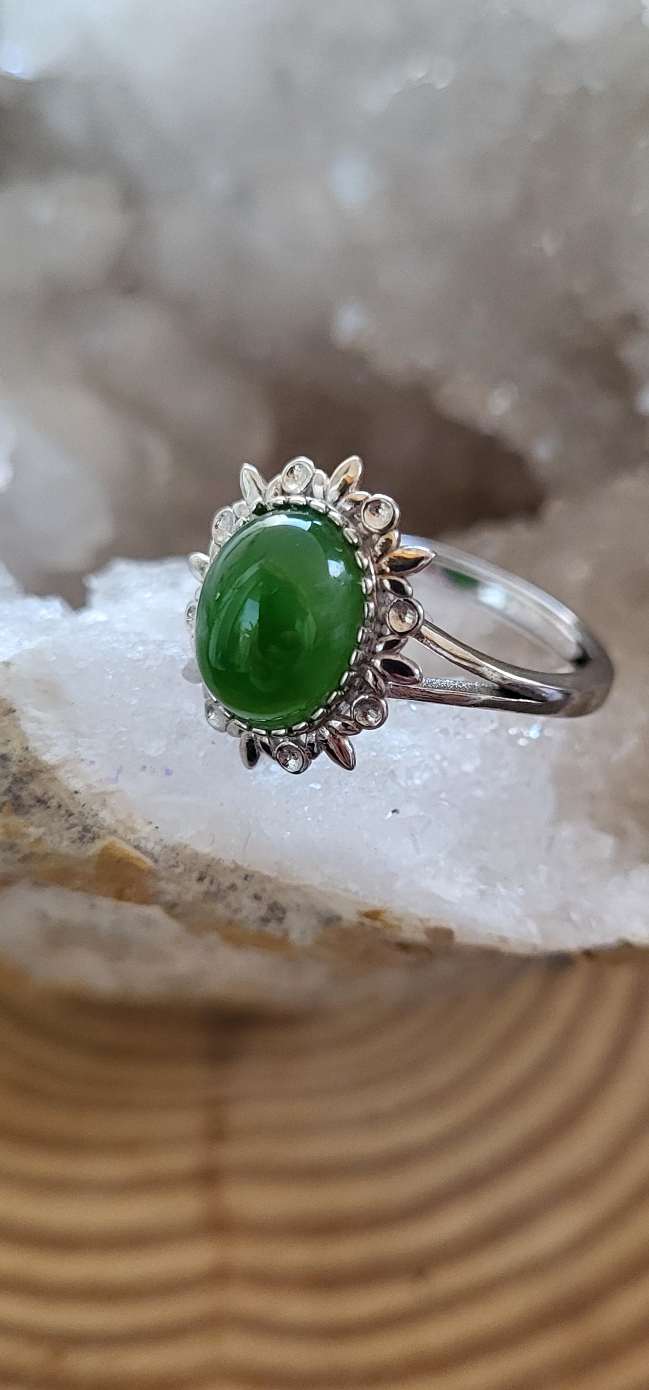 Anillo de Plata de Ley 925 con Jade Natural