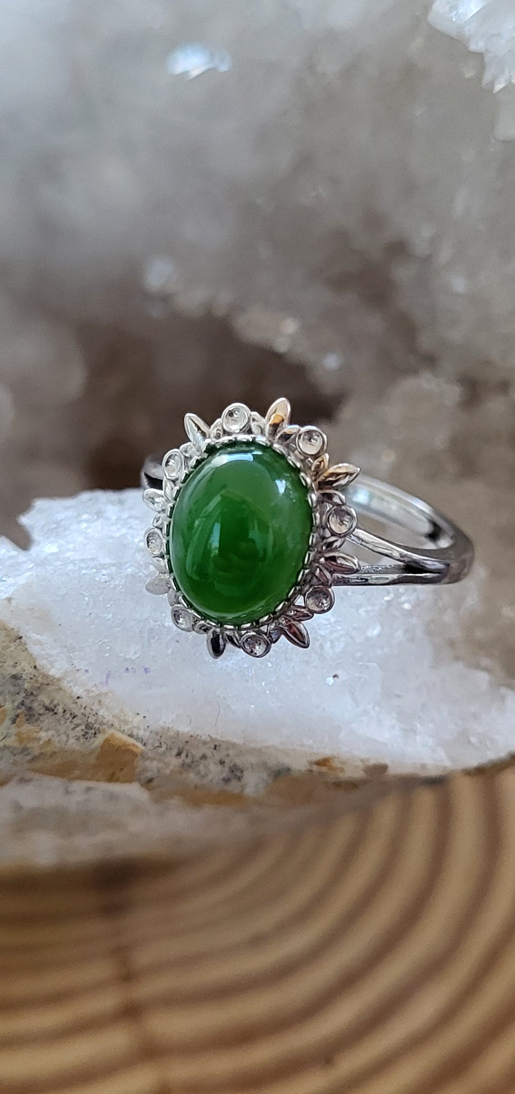 Anillo de Plata de Ley 925 con Jade Natural