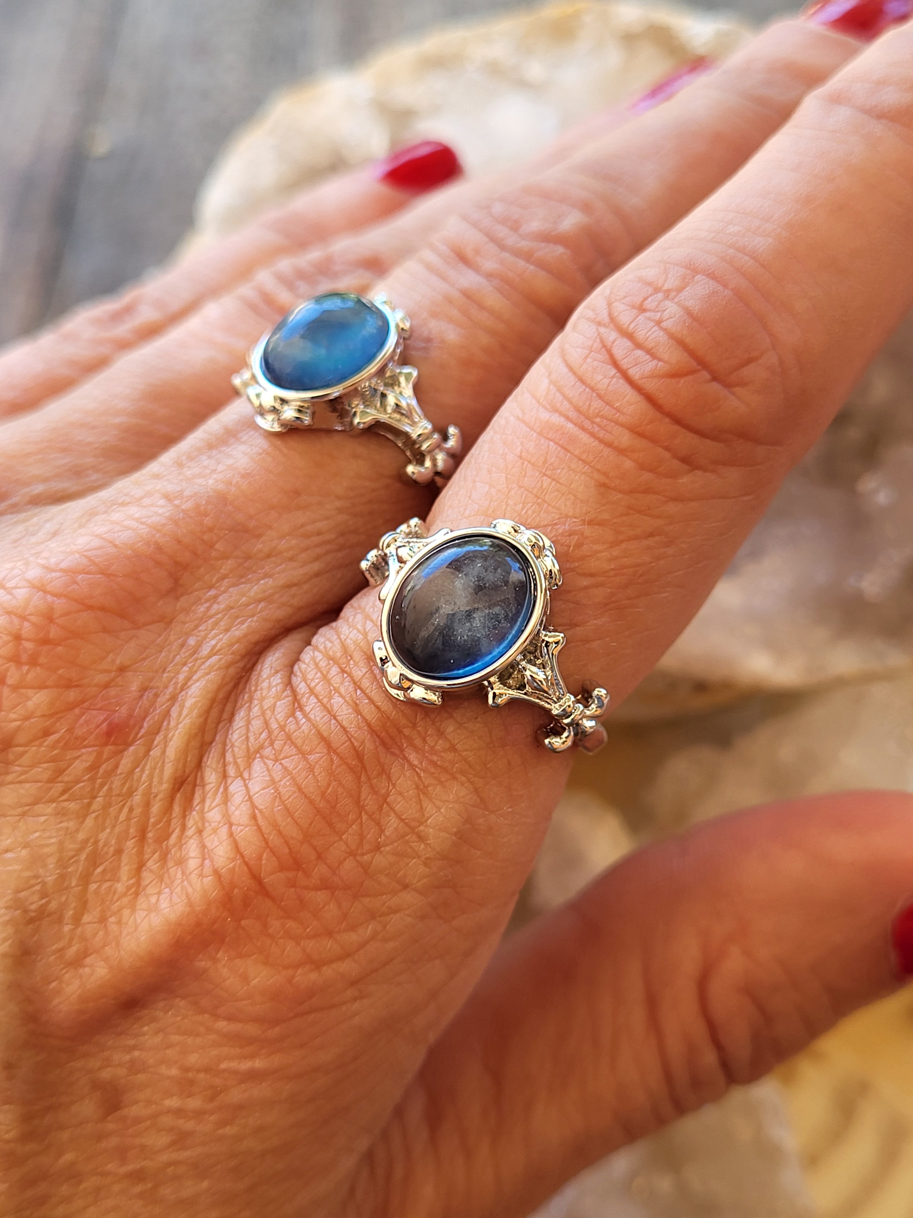 Anillo de Zamak con Tanzanita Natural