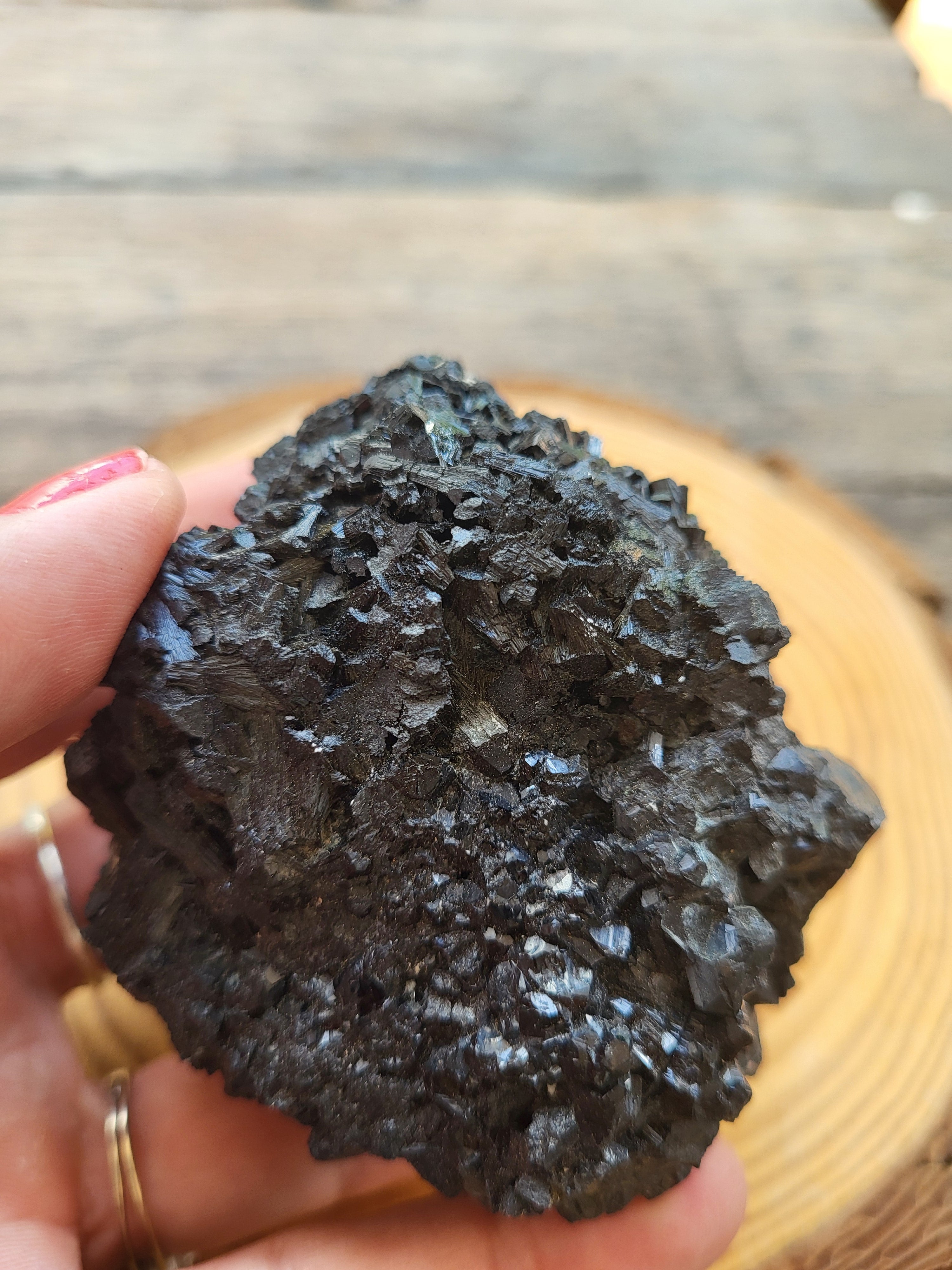 Epidota Negra – Pieza Única de Colección