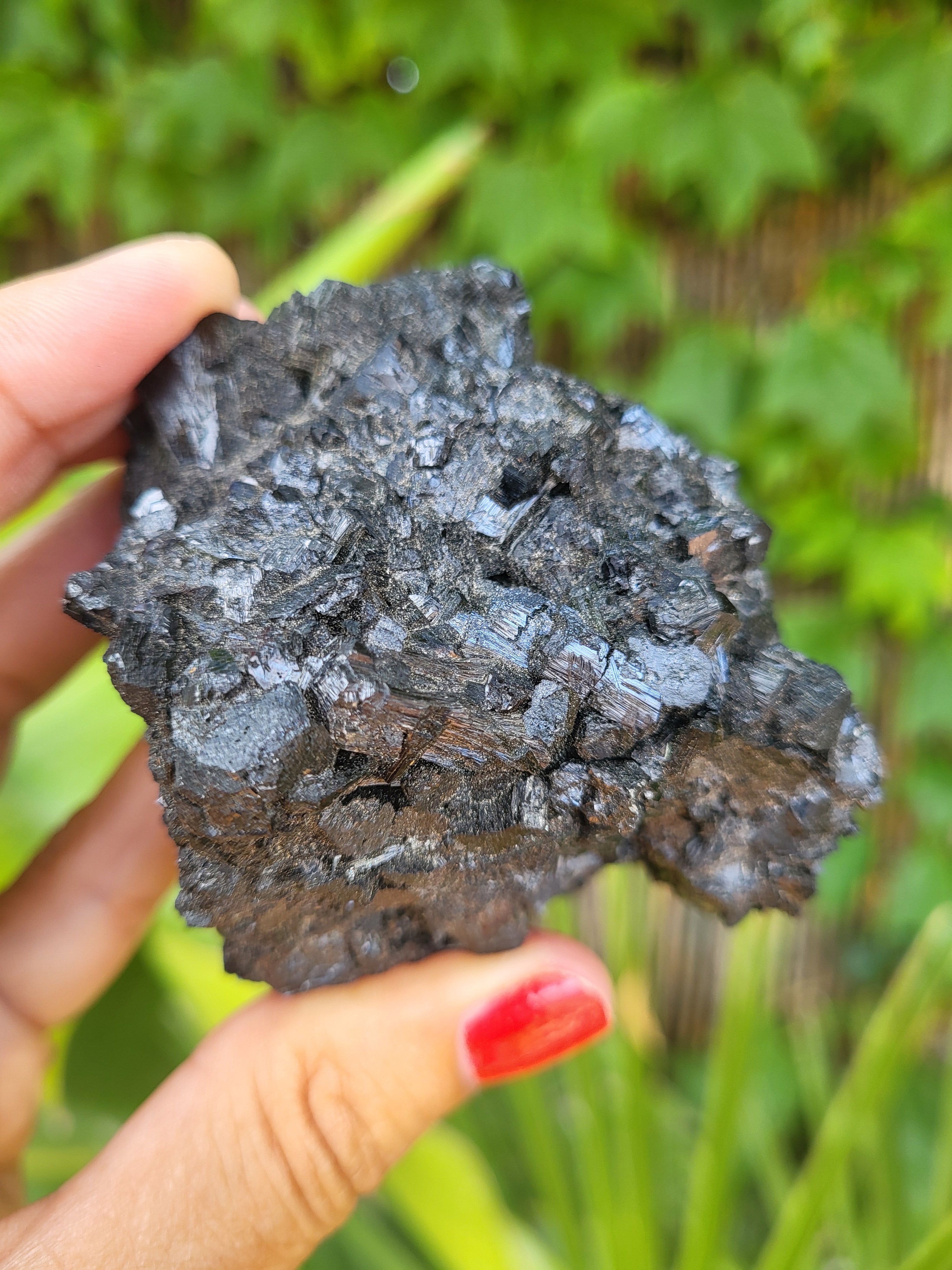 Epidota Negra – Pieza Única de Colección