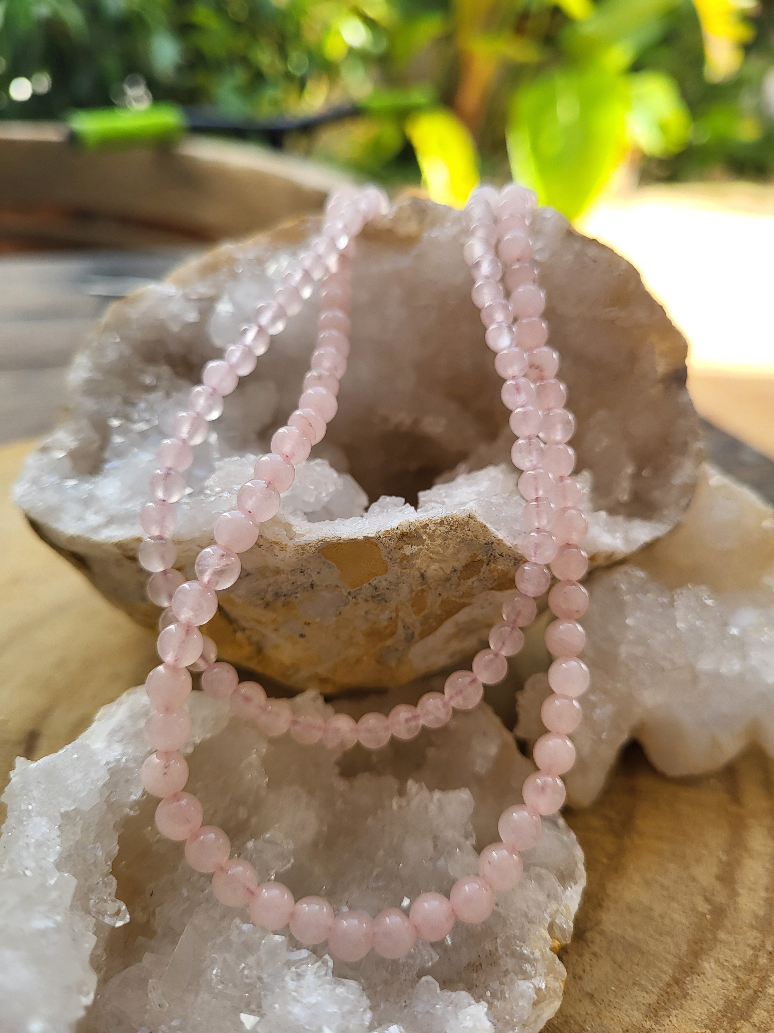 Gargantilla de Cuarzo Rosa – Amor, Compasión y Bienestar Interior