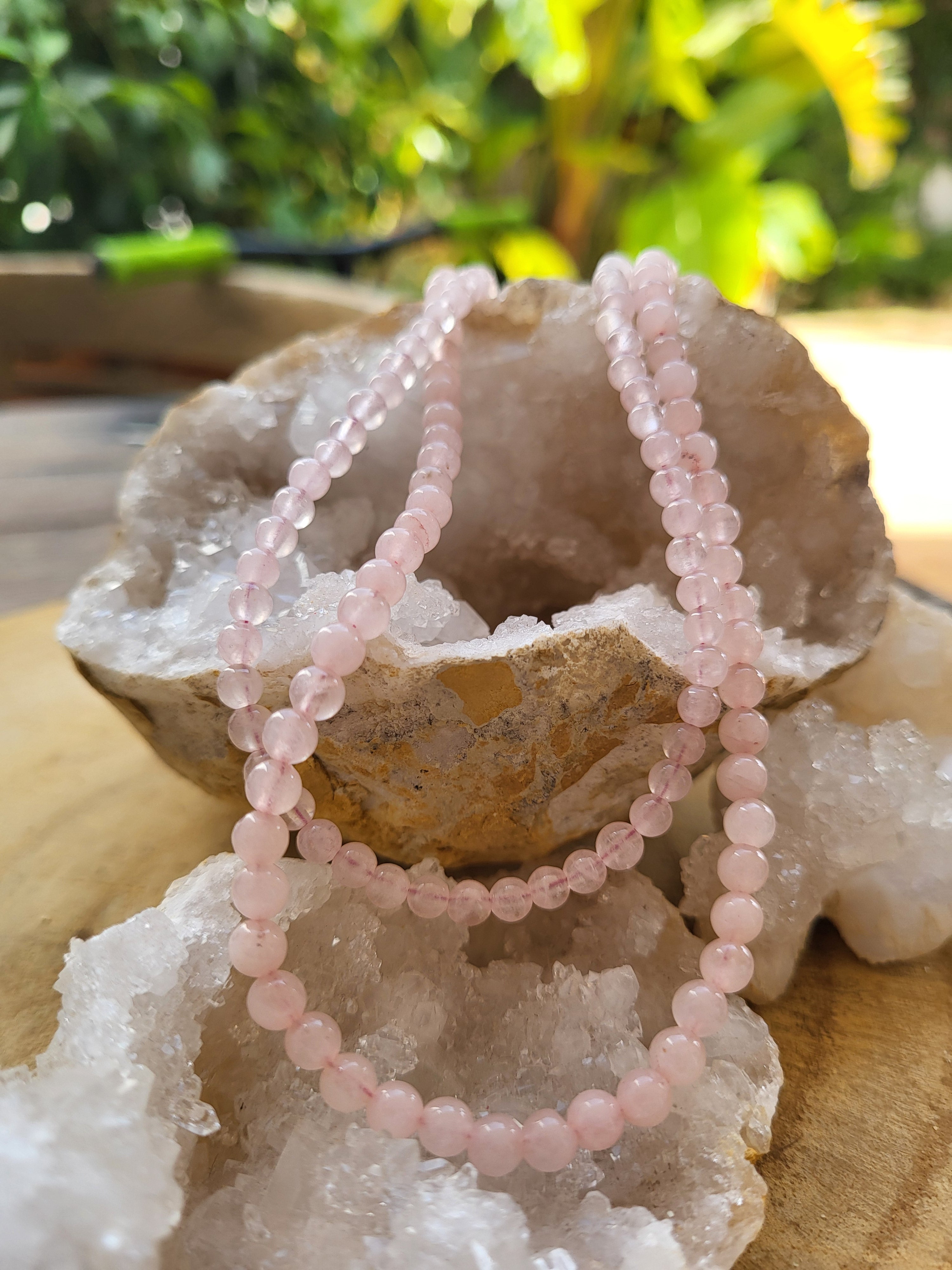 Gargantilla de Cuarzo Rosa – Amor, Compasión y Bienestar Interior