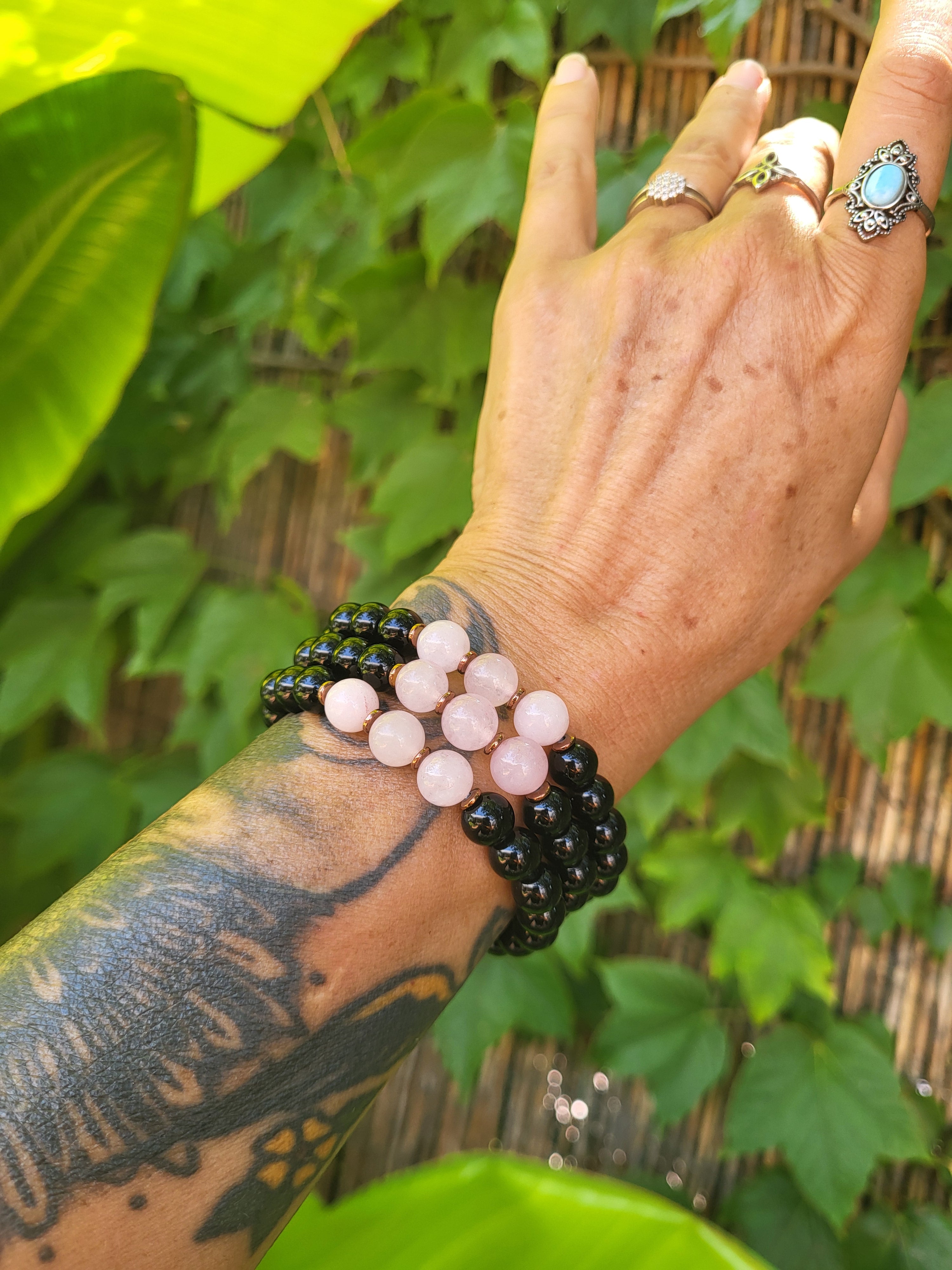 Pulsera de Turmalina y Cuarzo Rosa – Protección y Amor Incondicional