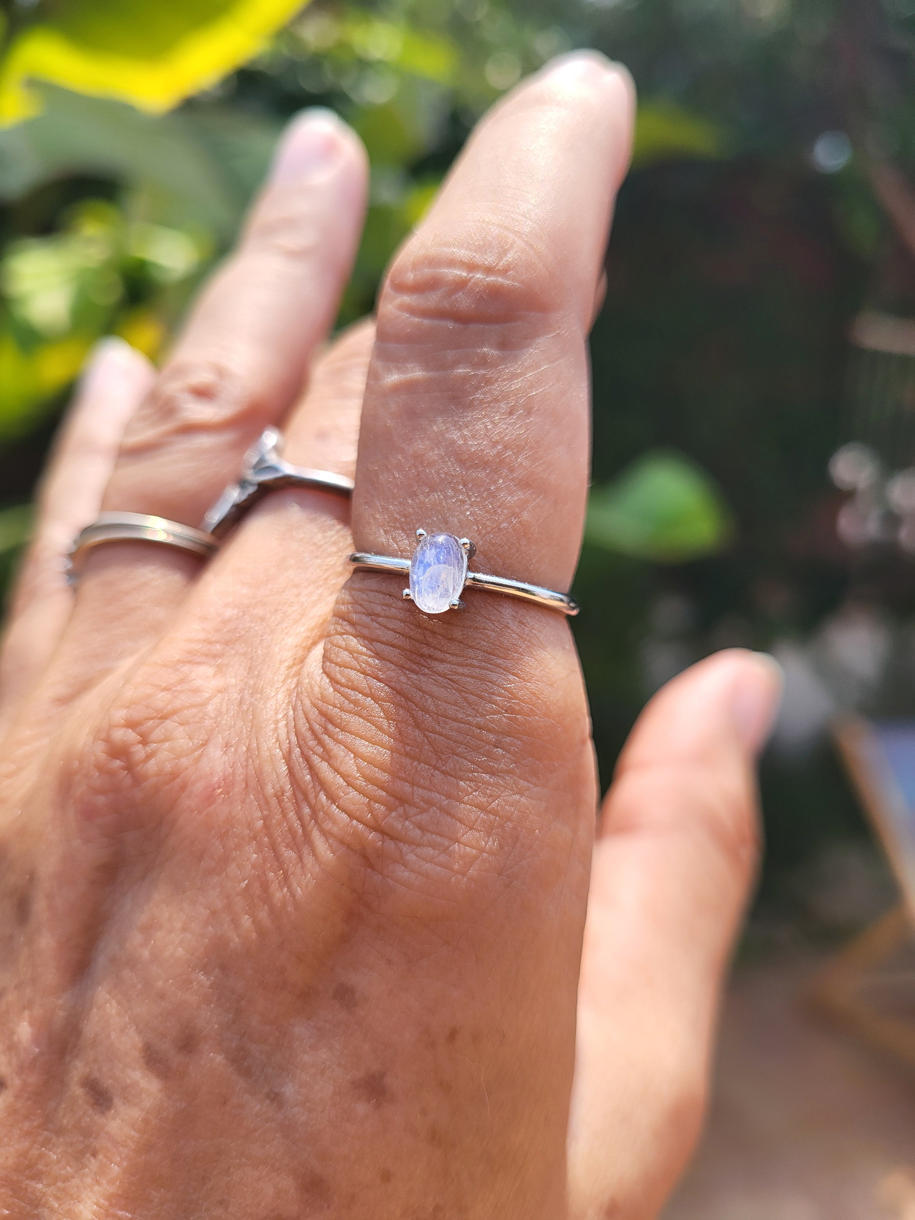 Anillo de Plata de Ley 925 con Piedra Luna