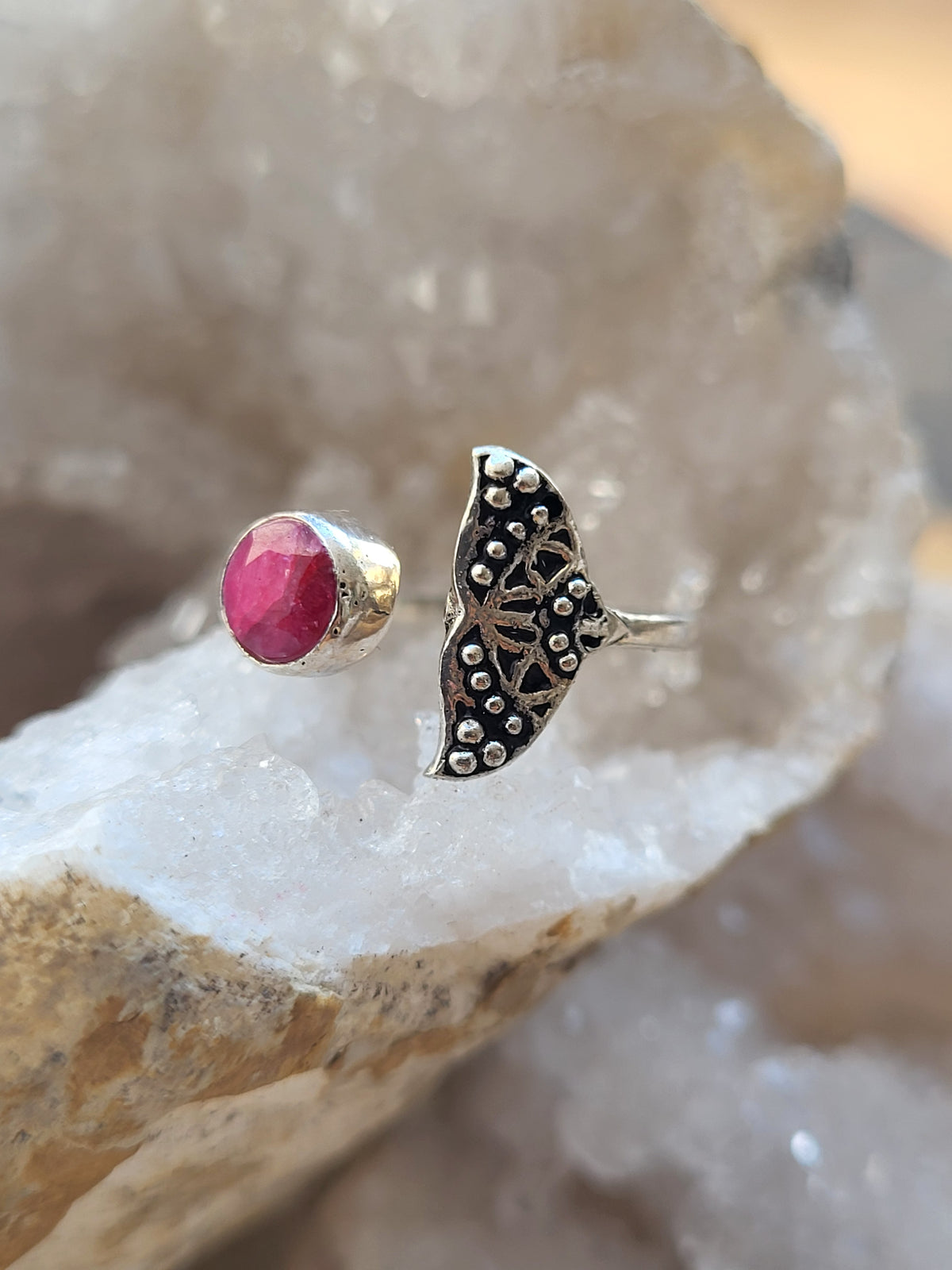 Anillo de Plata de Ley Cola de Sirena con Rubí