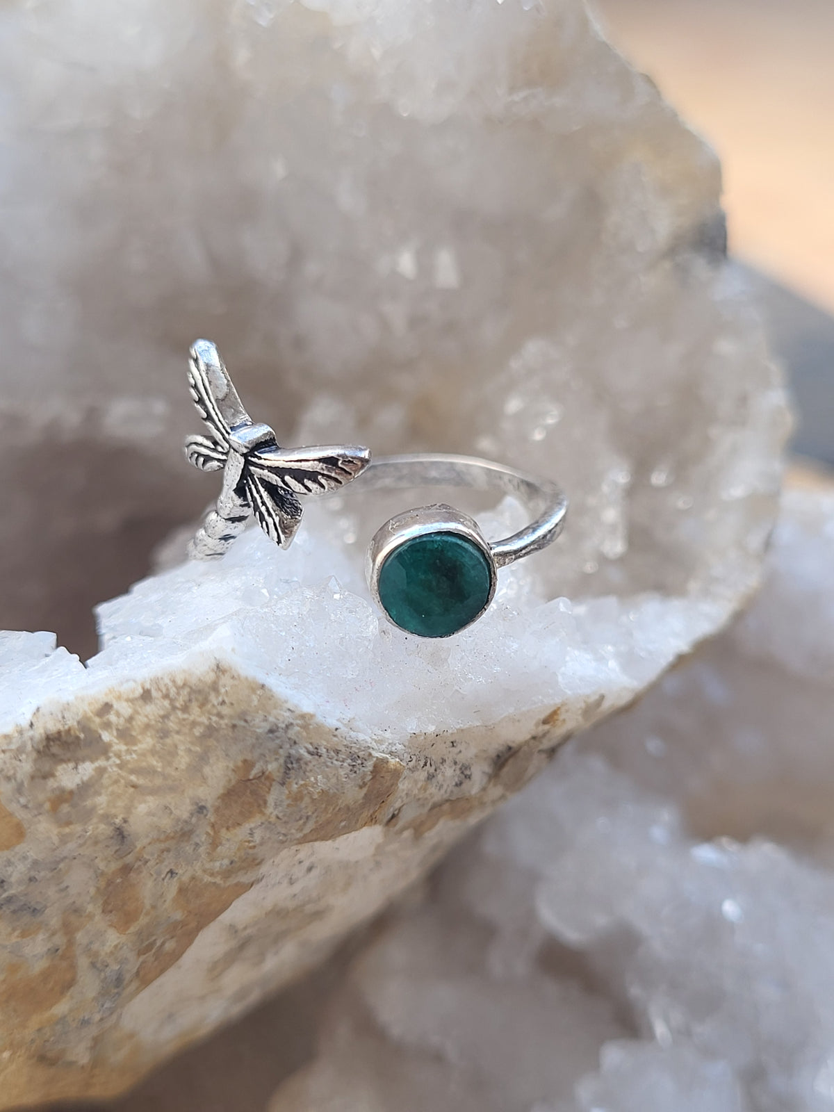 Anillo de Plata de Ley Libélula con Esmeralda
