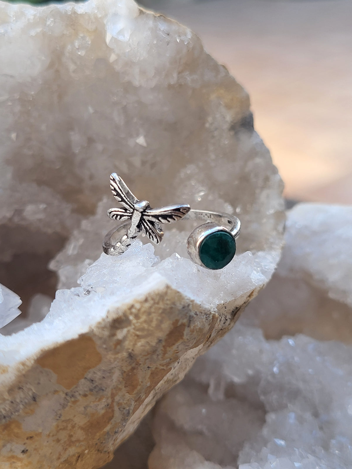 Anillo de Plata de Ley Libélula con Esmeralda