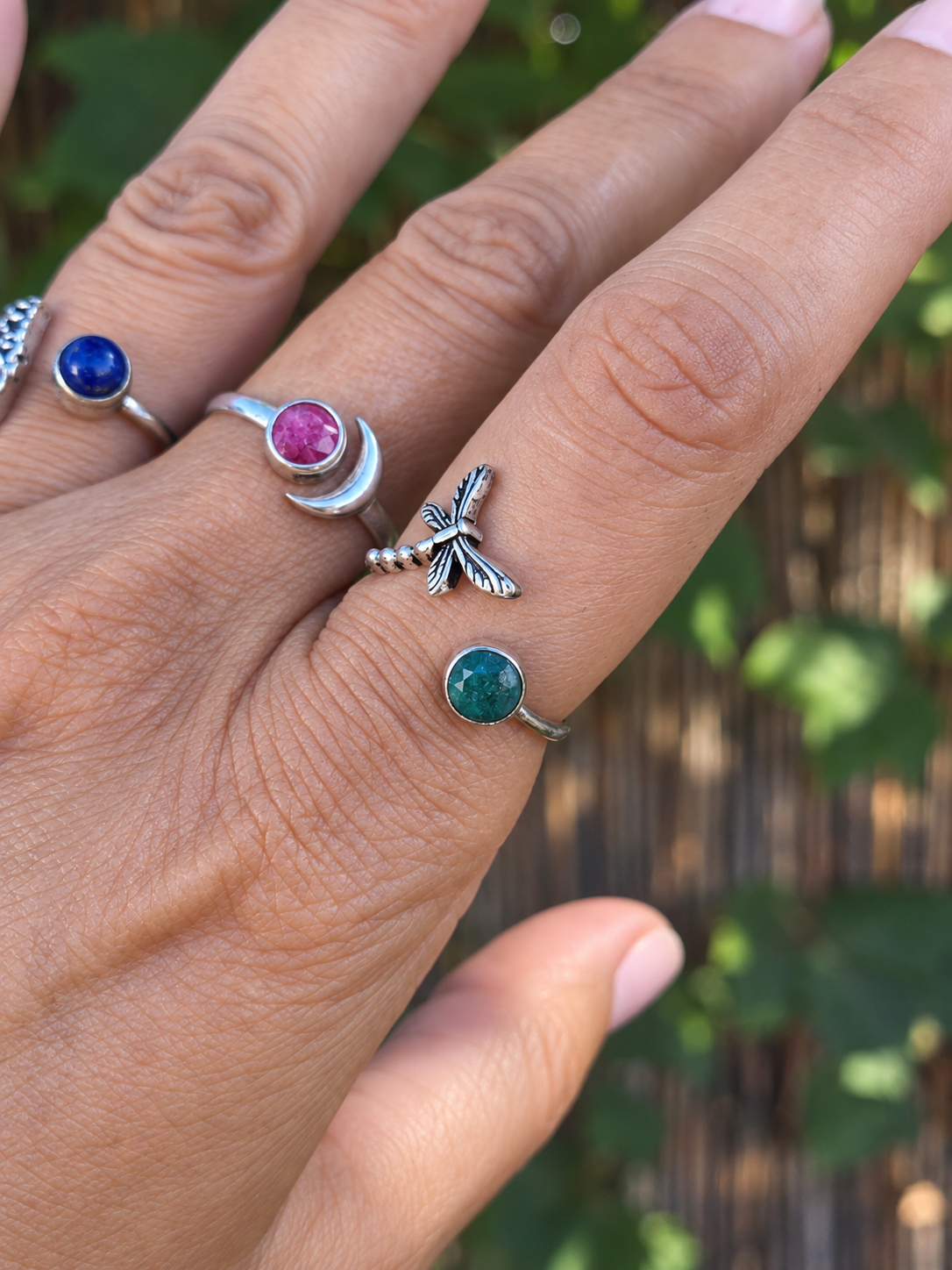 Anillo de Plata de Ley Libélula con Esmeralda