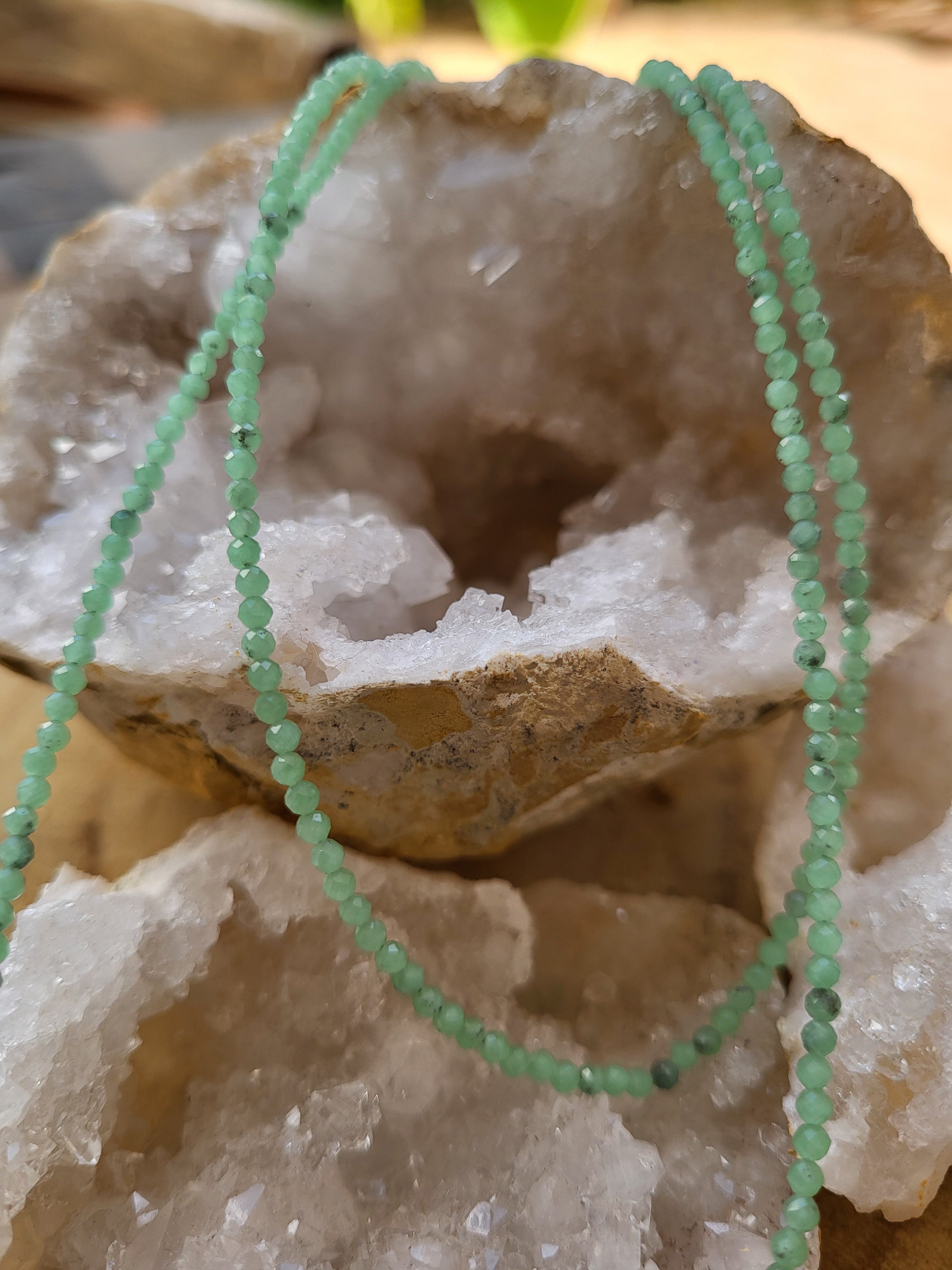 Gargantilla | Cordón de Jade Natural | Armonía, Abundancia y Equilibrio