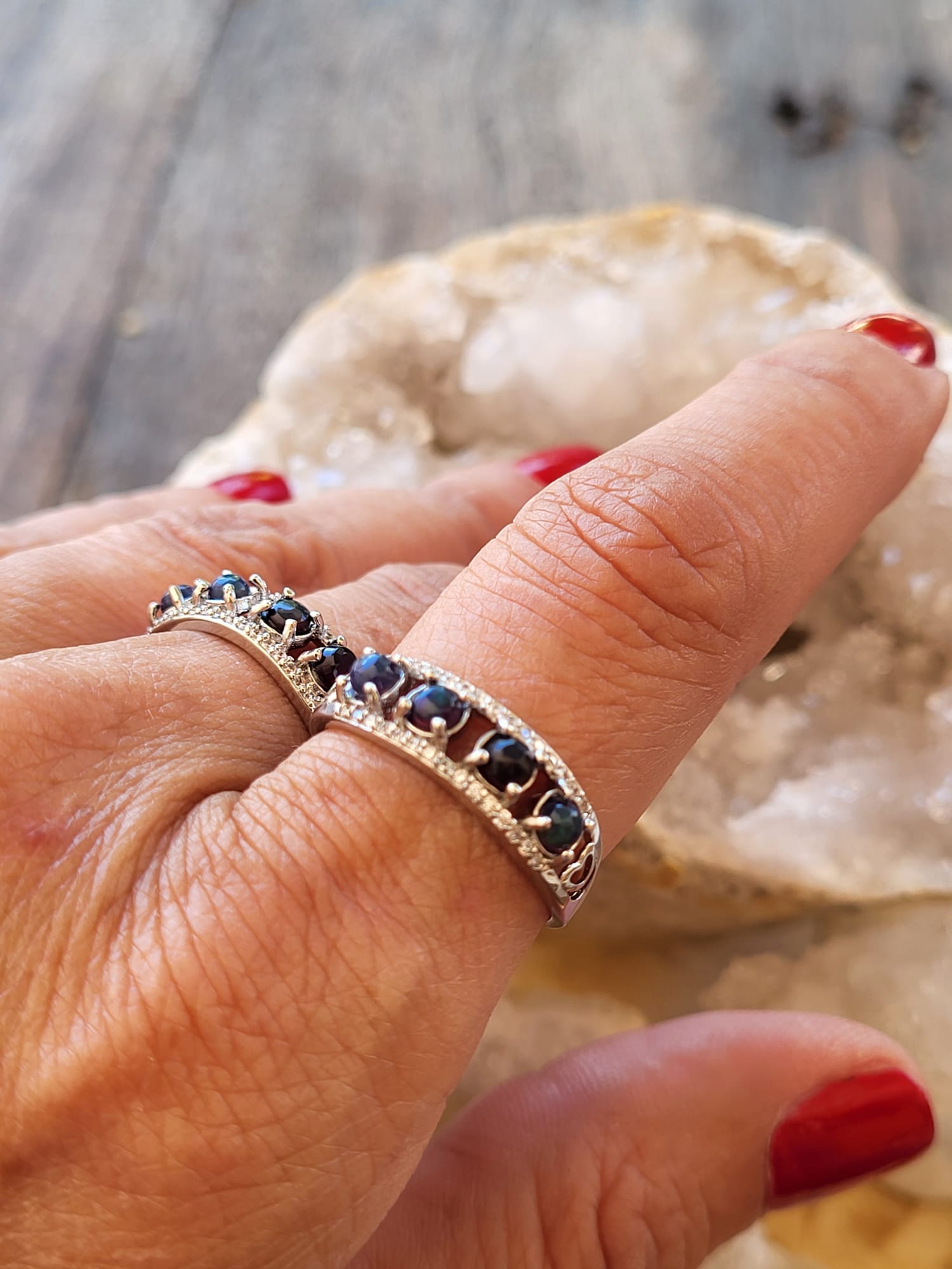Anillo de Zamak con Ópalo Negro Natural