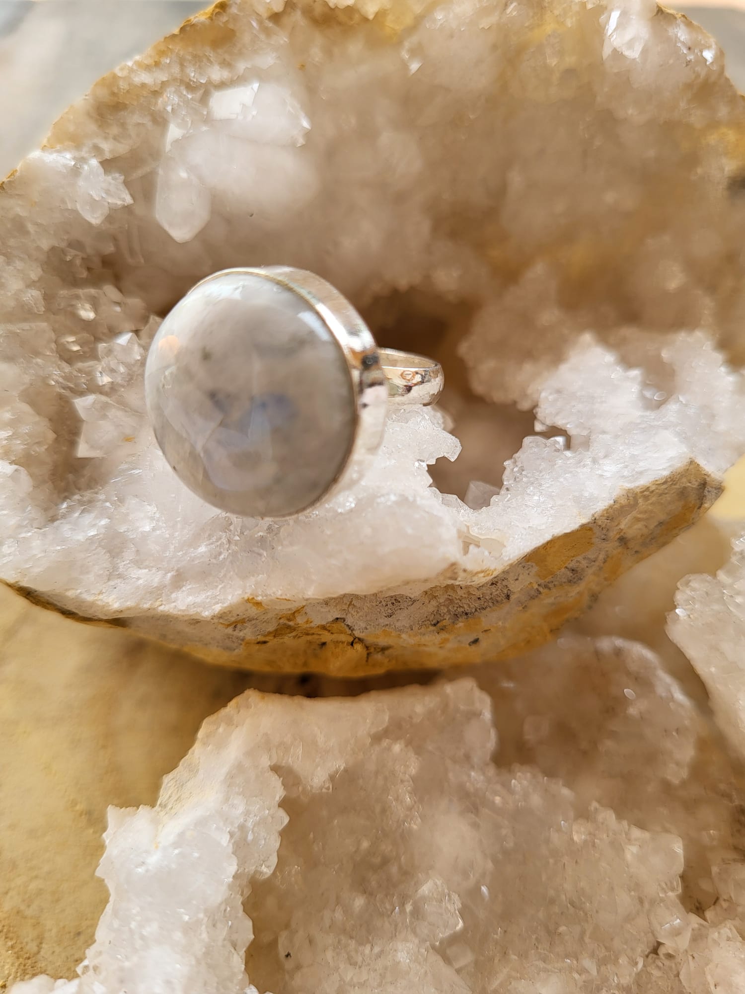 Anillo de Plata Germana con Piedra Luna Redonda Natural