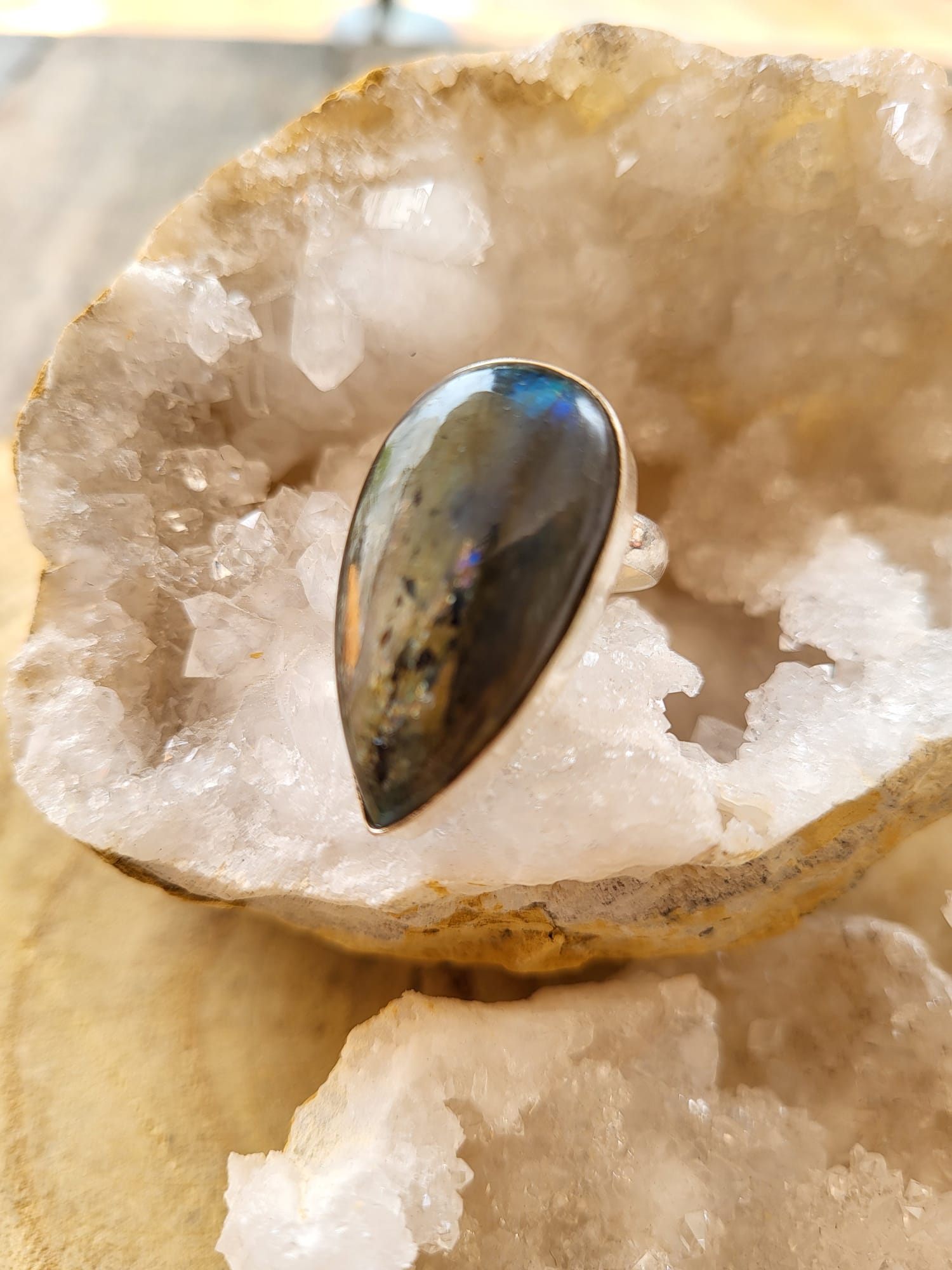 Anillo de Plata Germana con Labradorita Gota Natural