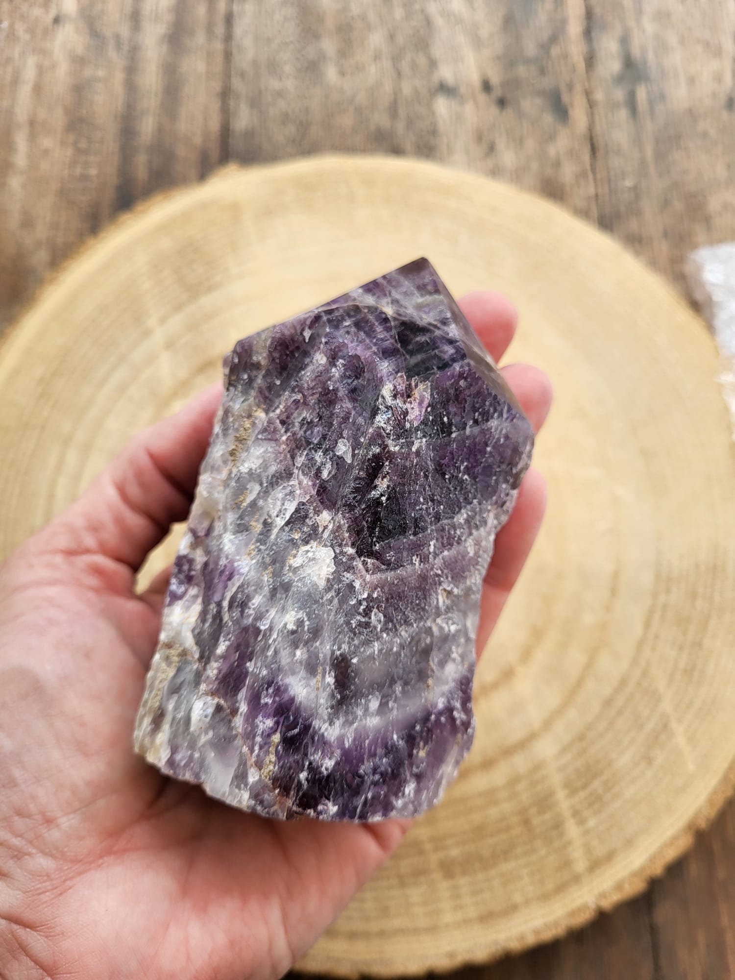 Punta Semi Pulida de Amatista Natural