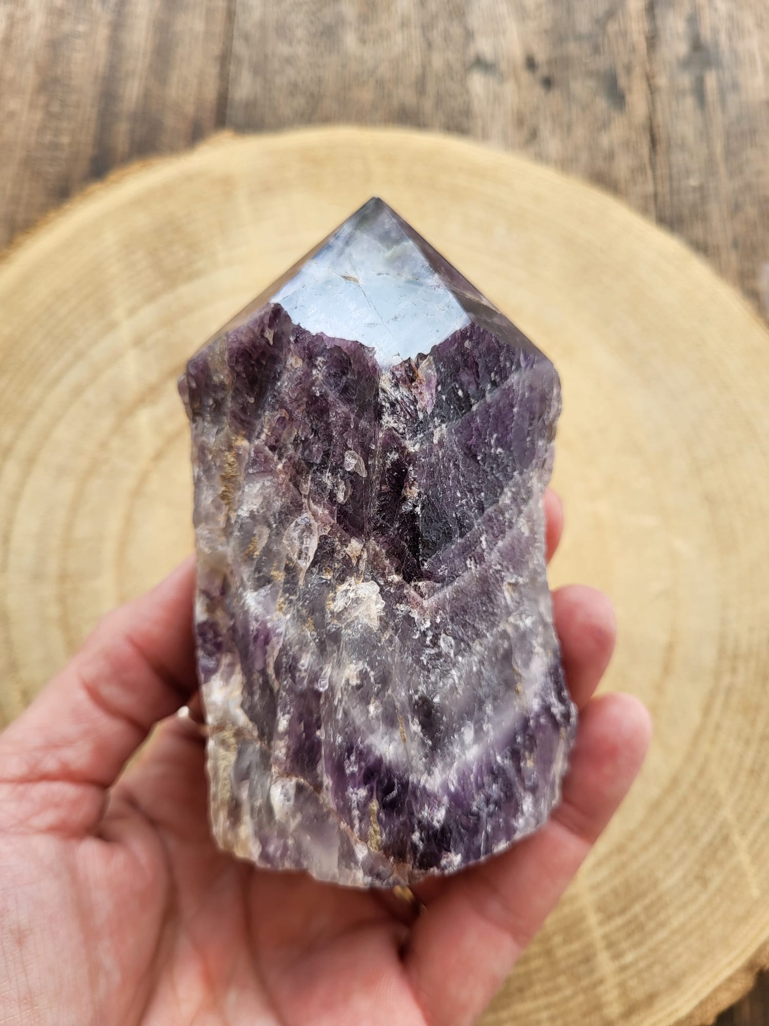 Punta Semi Pulida de Amatista Natural