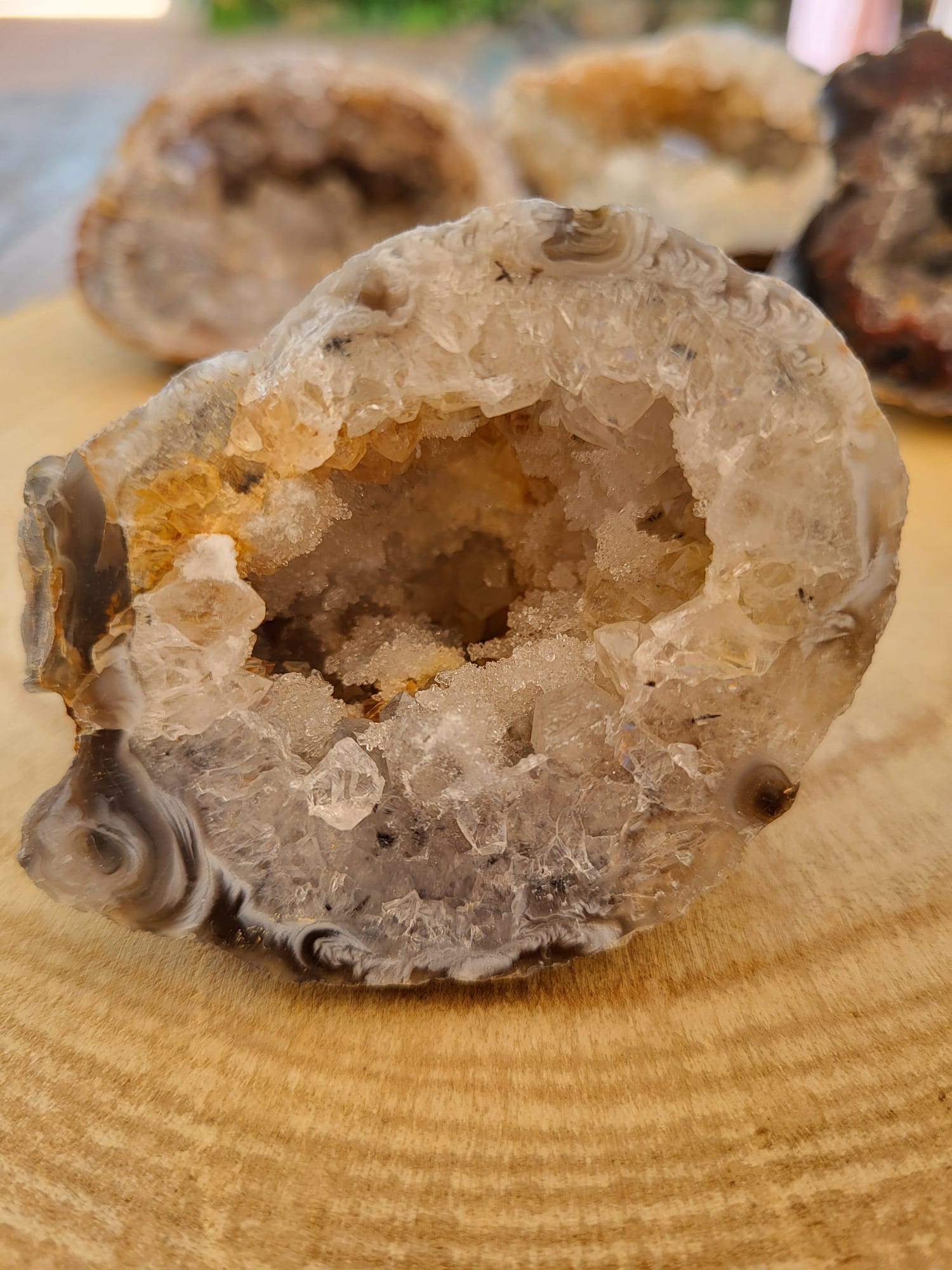 Geoda de Cuarzo Blanco y Calcedonia Nº4