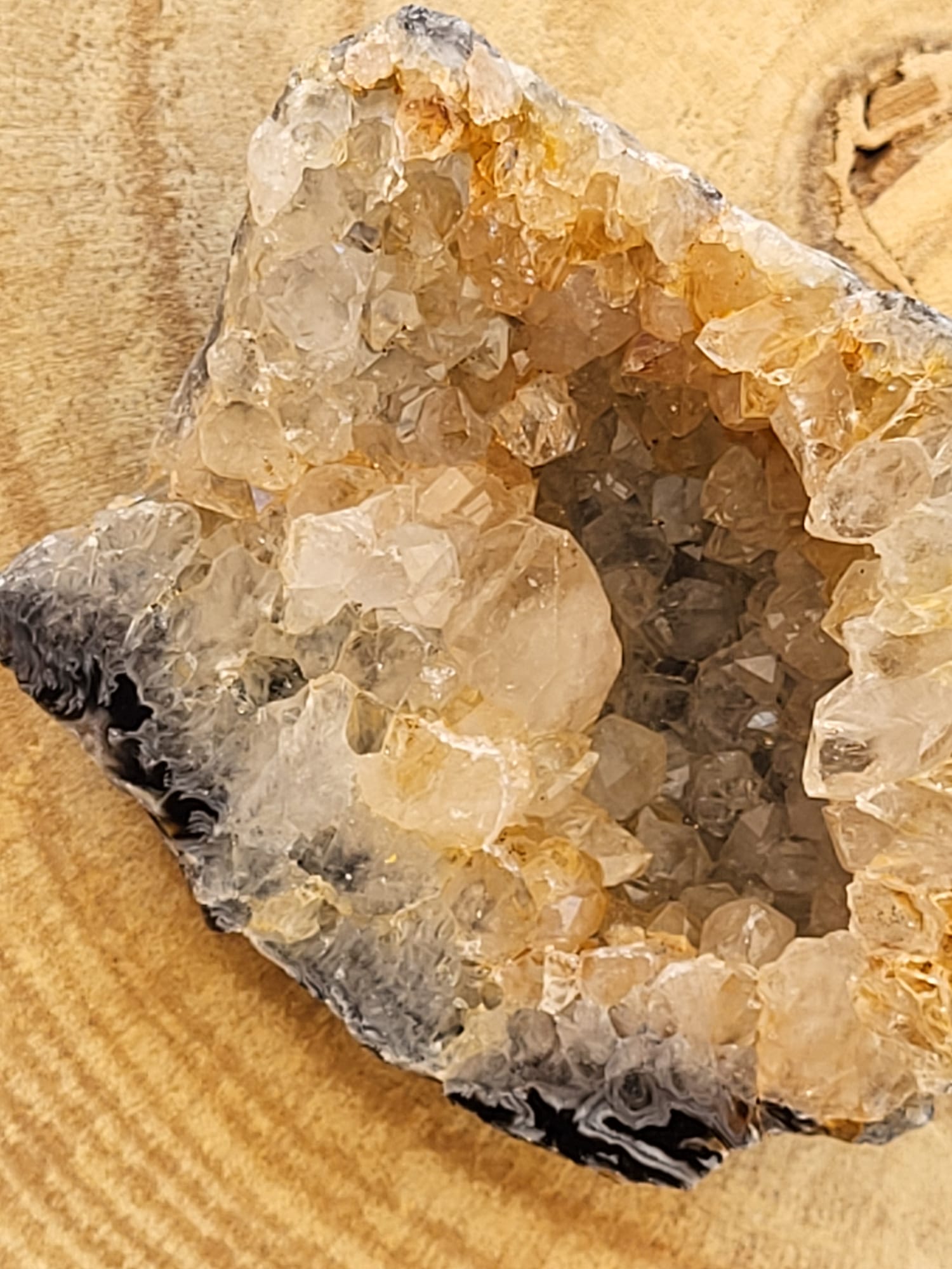 Geoda de Cuarzo Blanco y Calcedonia Nº5