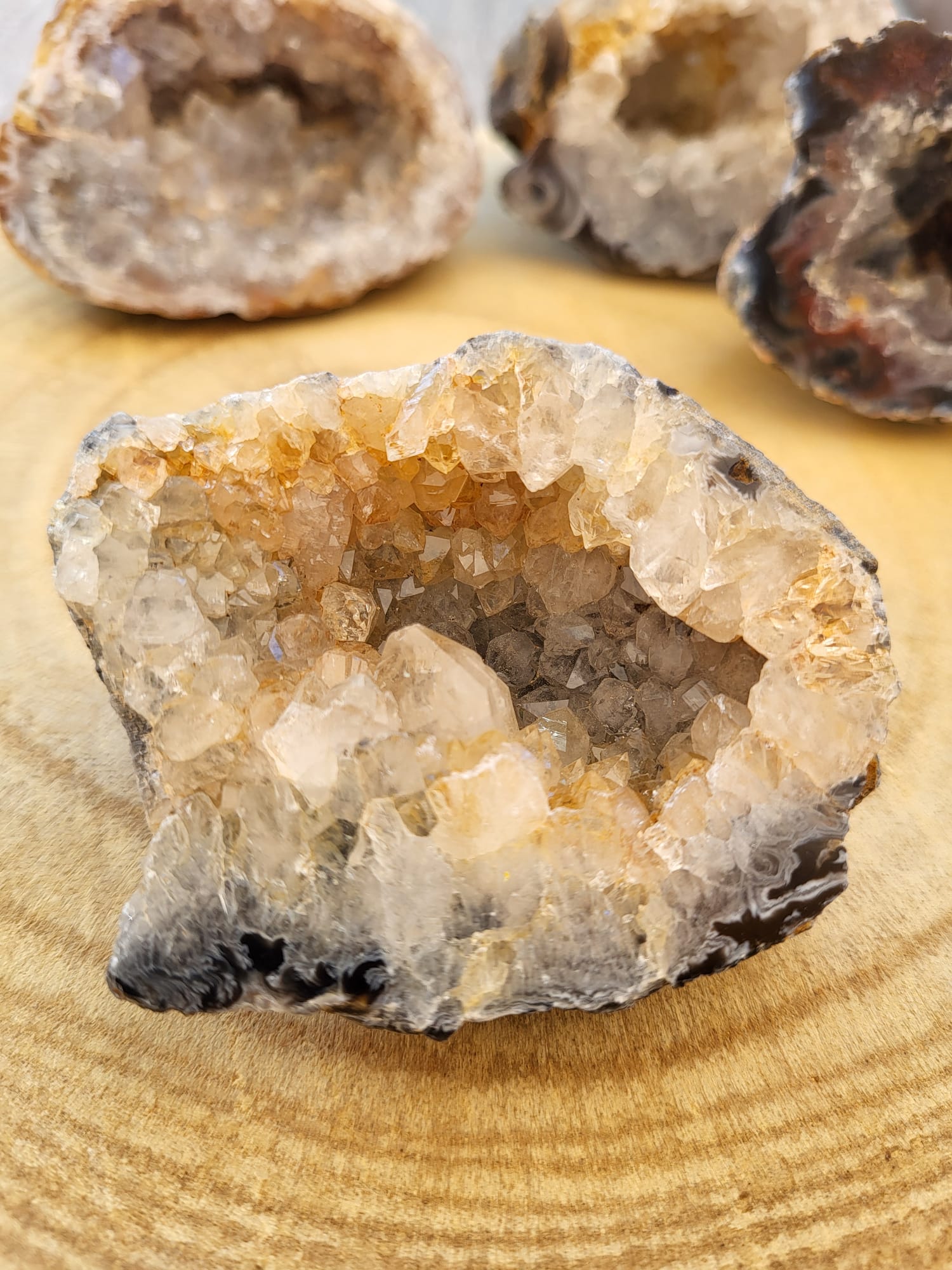 Geoda de Cuarzo Blanco y Calcedonia Nº5