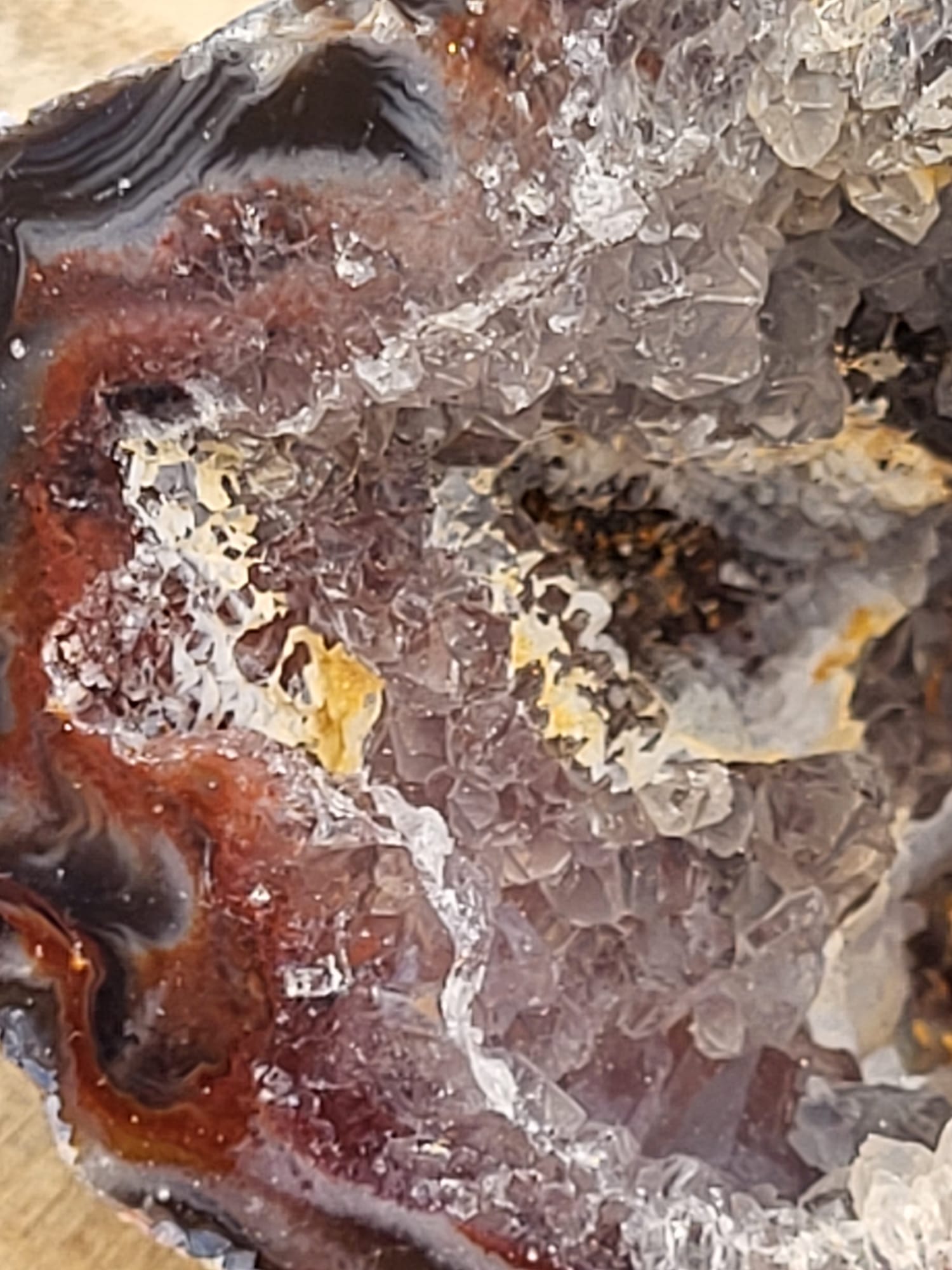 Geoda de Cuarzo Blanco y Calcedonia Nº1