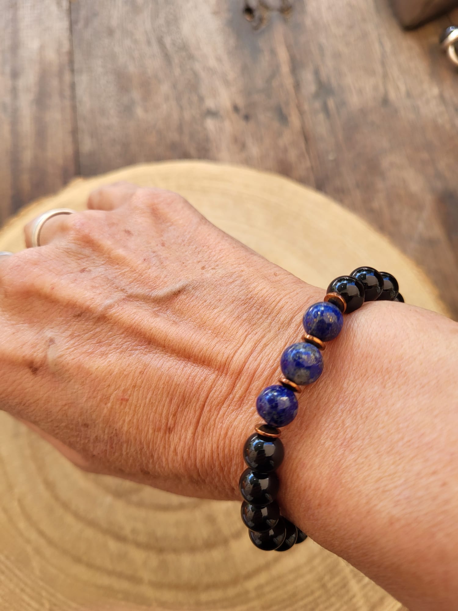 Pulsera de Turmalina y Lapislázuli – Protección, Intuición y Sabiduría Interior