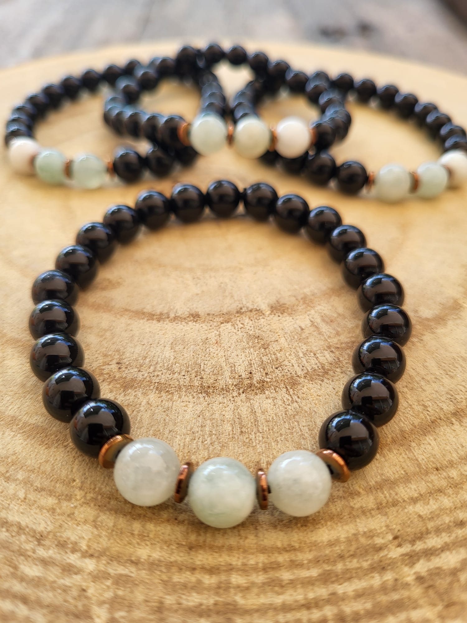 Pulsera de Turmalina y Jade – Protección, Equilibrio y Flujo de Energía