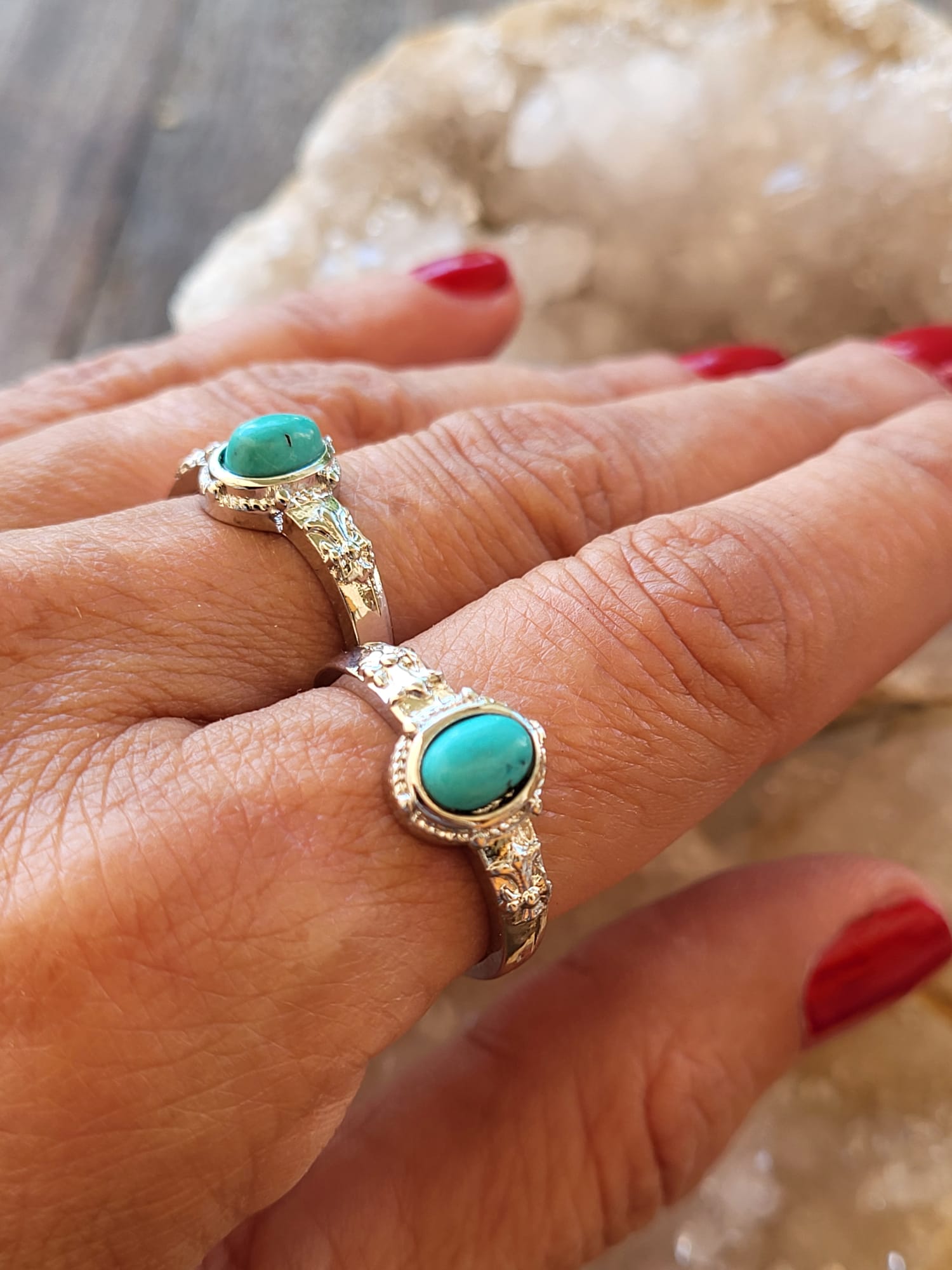 Anillo de Zamak con Turquesa Natural