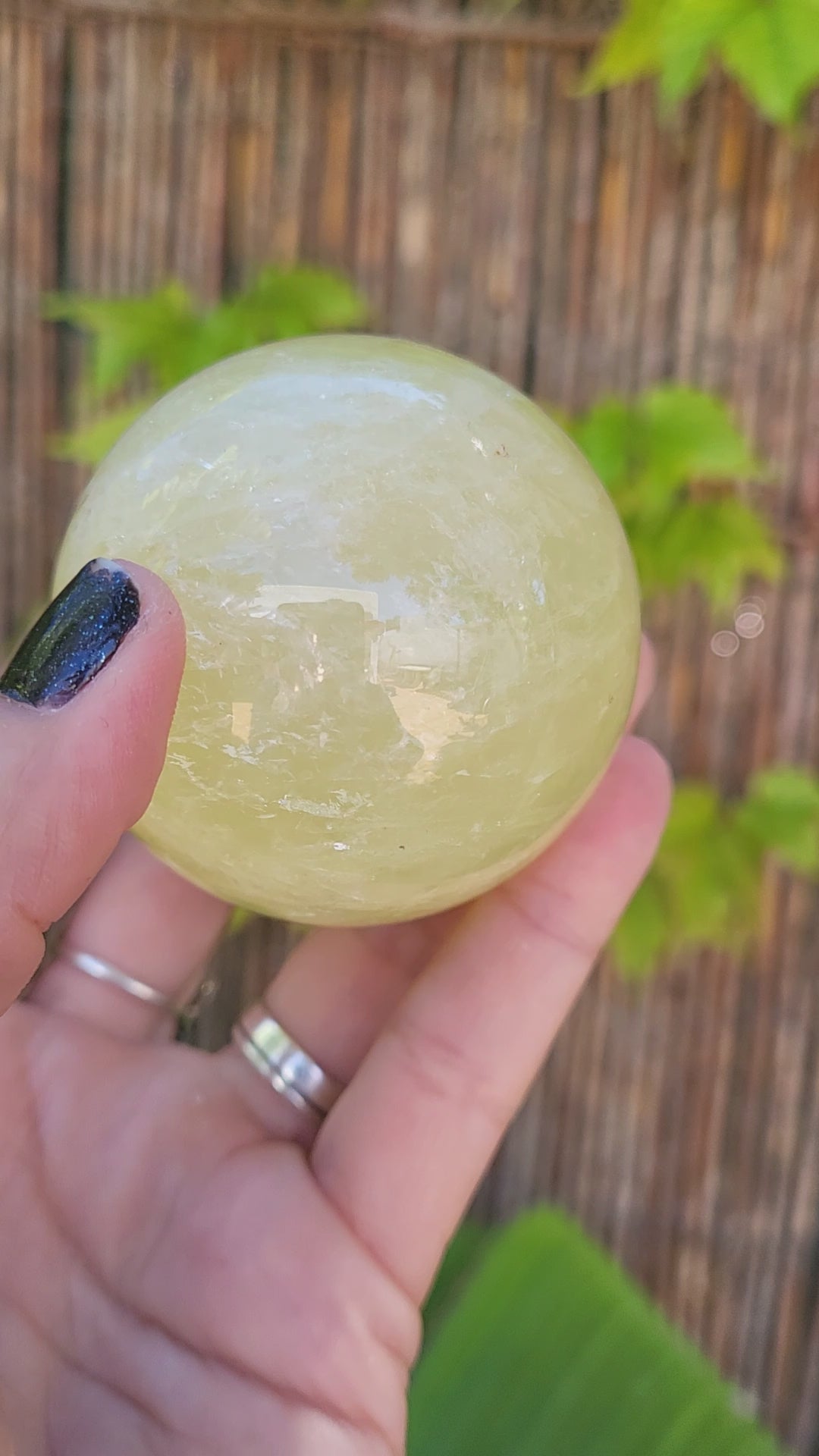 Esfera de Citrino – Abundancia, Alegría y Energía Solar